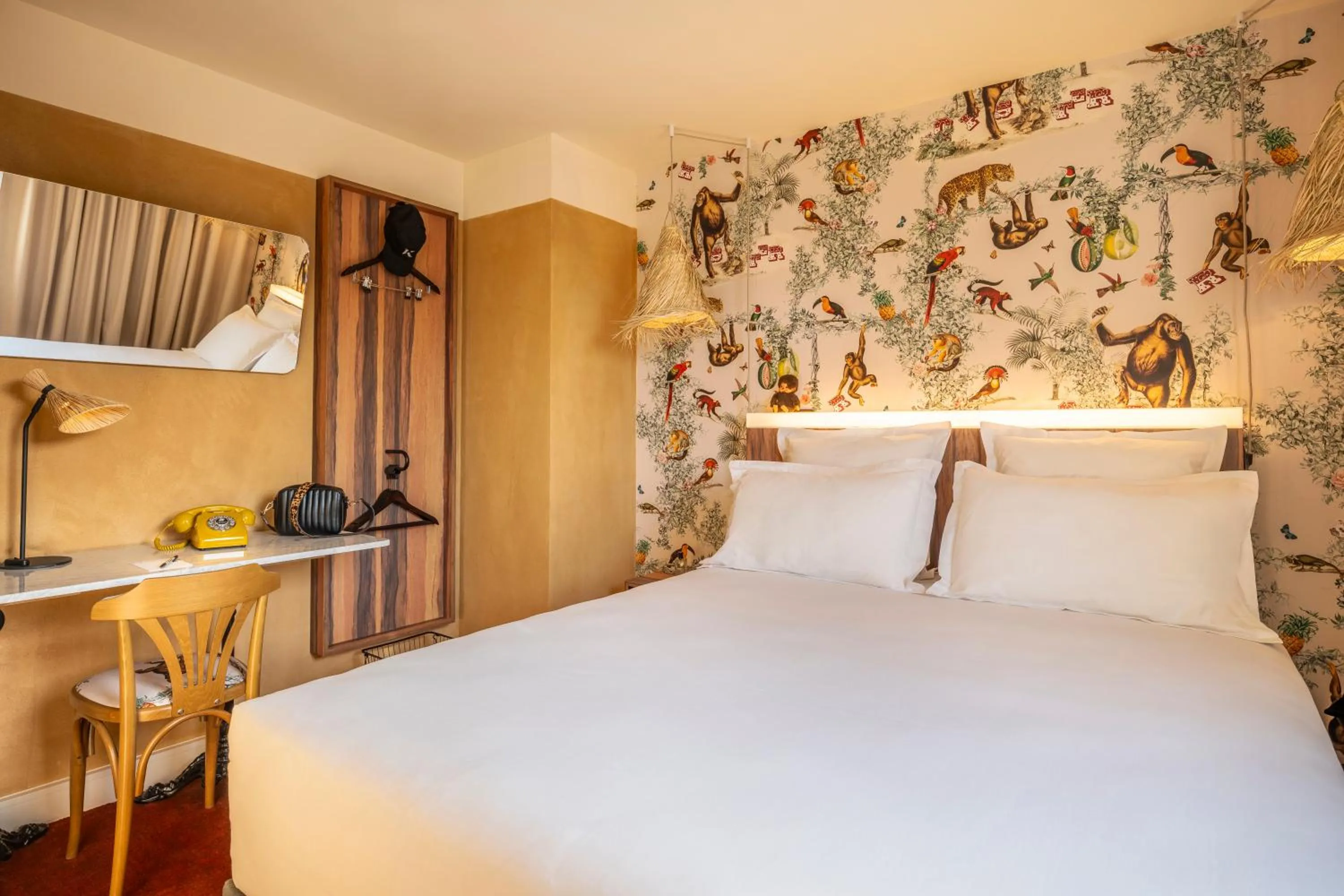 Bed in Kopster Hotel Paris Porte de Versailles