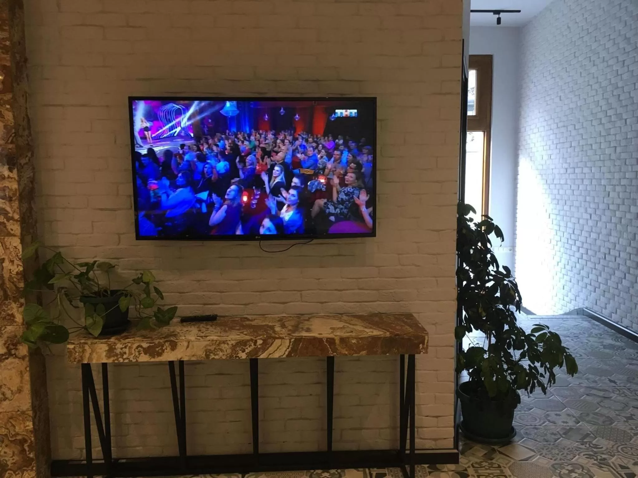 Communal lounge/ TV room, TV/Entertainment Center in Iveria