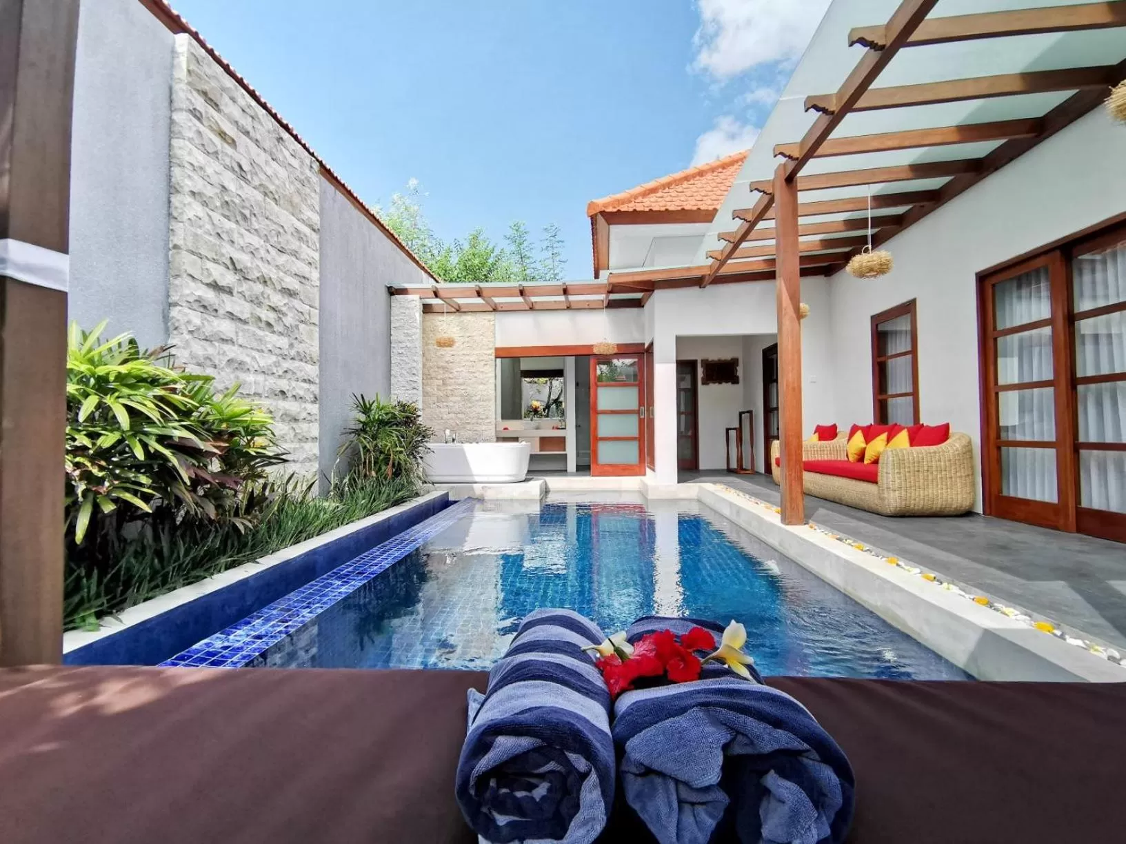 Swimming pool in Kuta Puri Bungalows, Villas and Resort