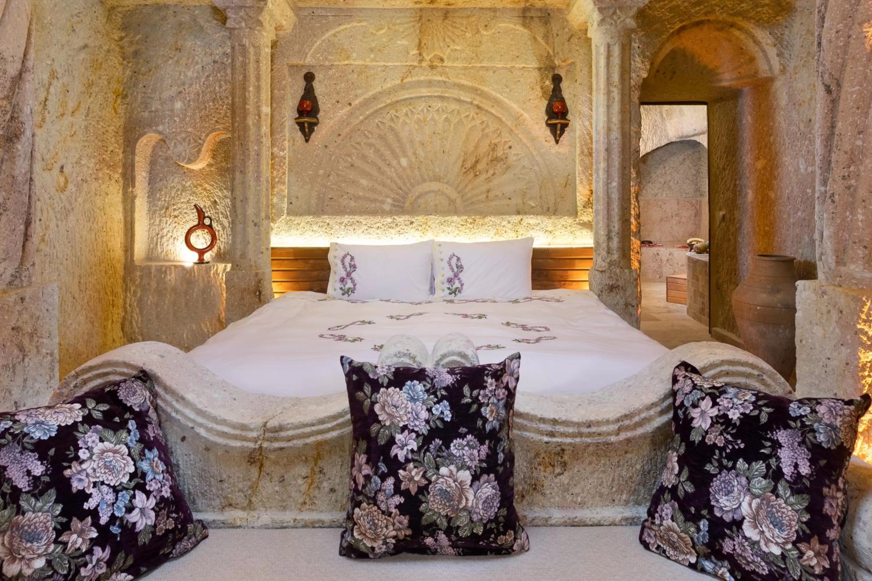 Bed in Kayata Cave Suites Special Class