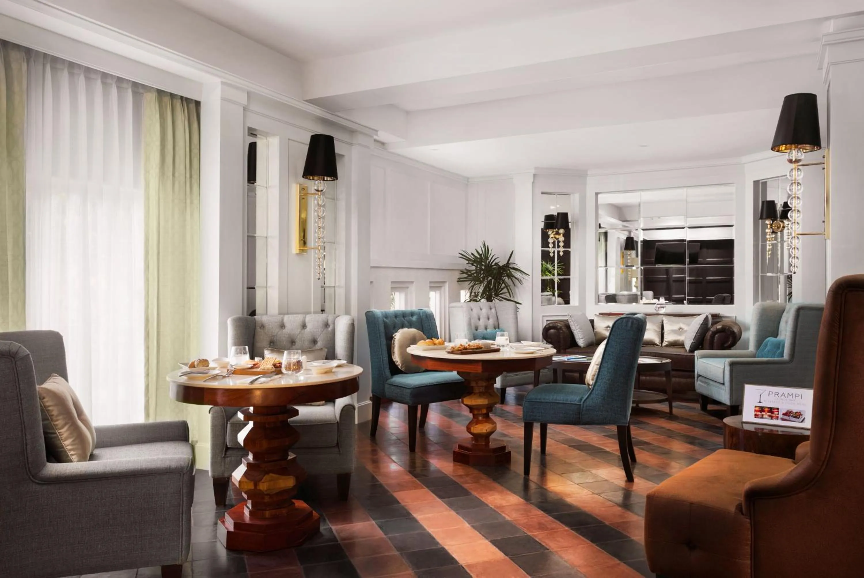 Lounge or bar in J7 Angkor Hotel