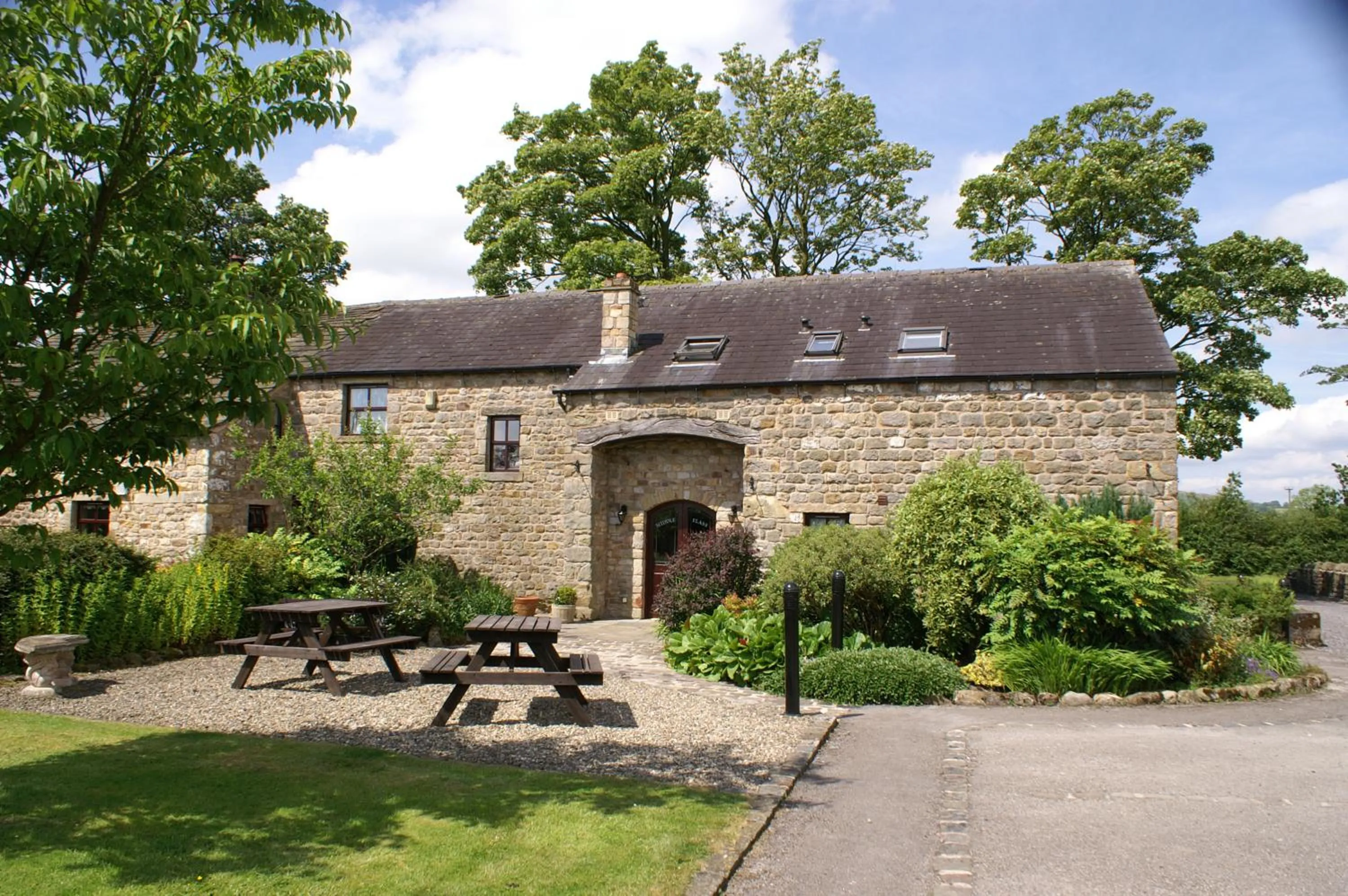 Facade/entrance in Middle Flass Lodge