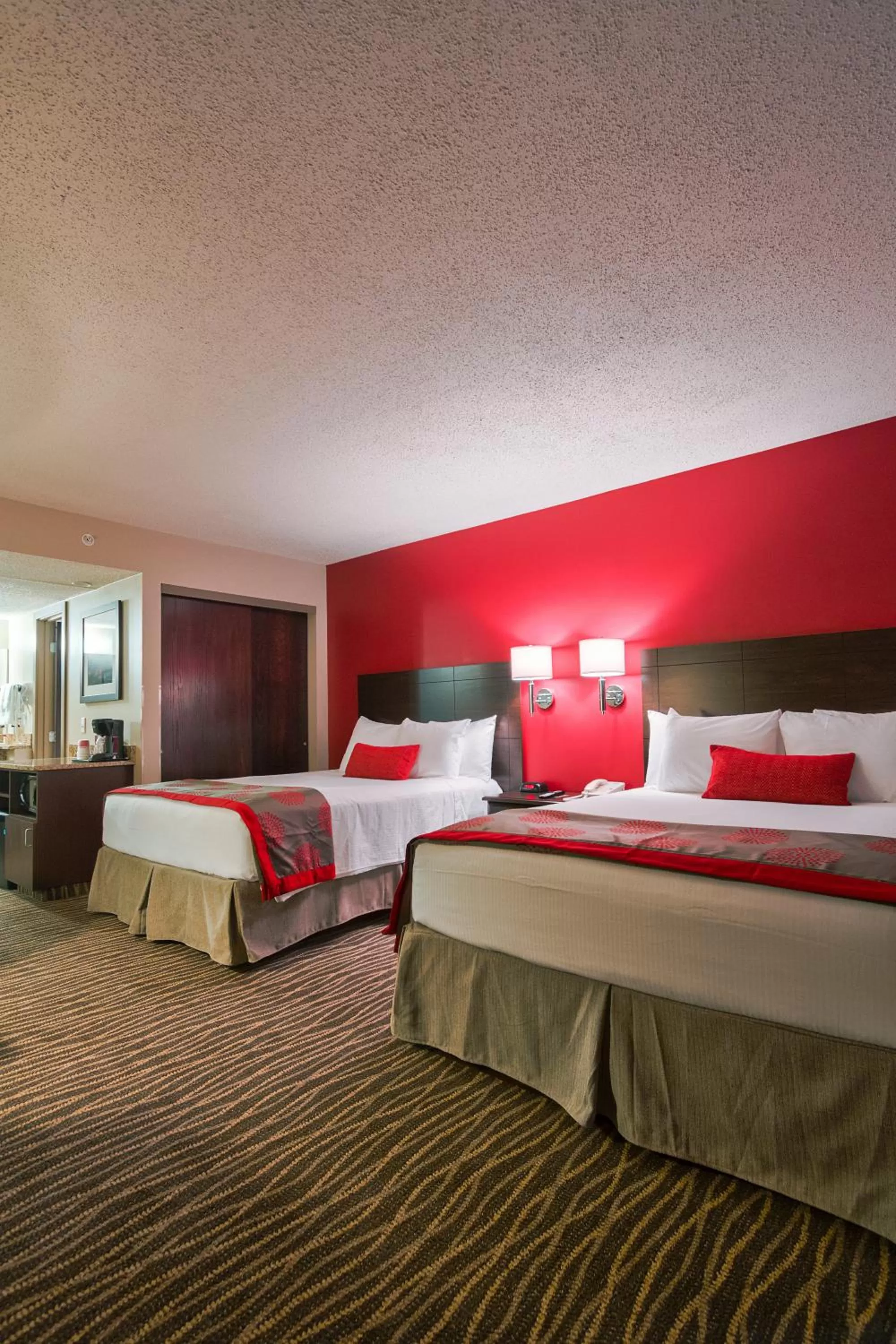 Deluxe Queen Room with Two Queen Beds - Non-Smoking in Ramada by Wyndham Columbus Hotel & Conference Center