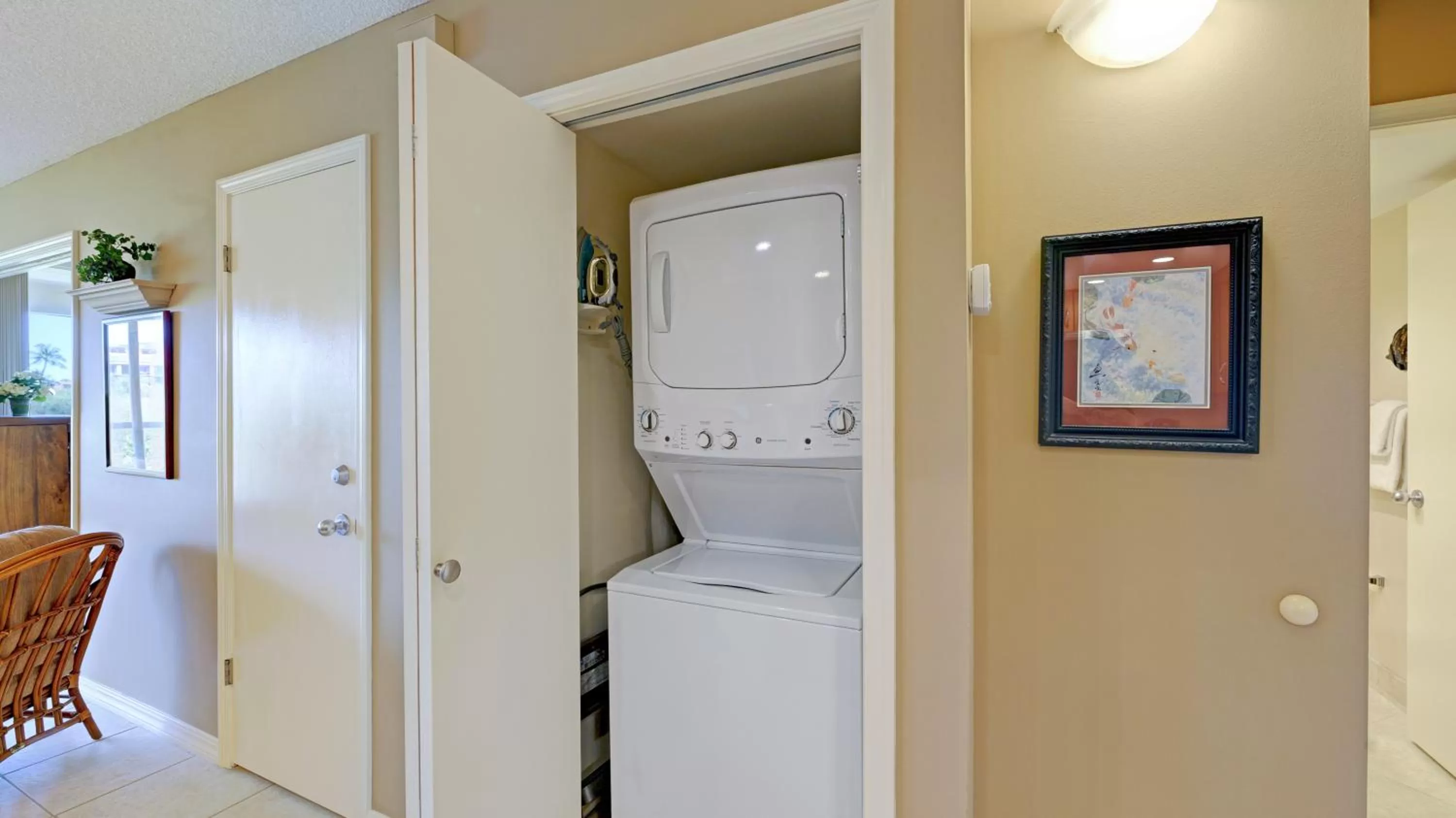 washing machine in Castle At Maui Banyan