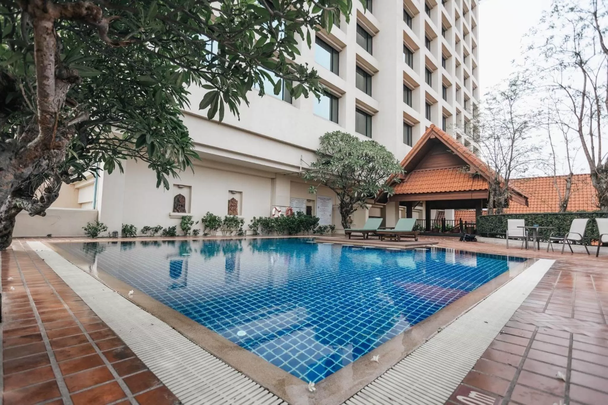 Pool view in Chiangmai Grandview Hotel & Convention Center