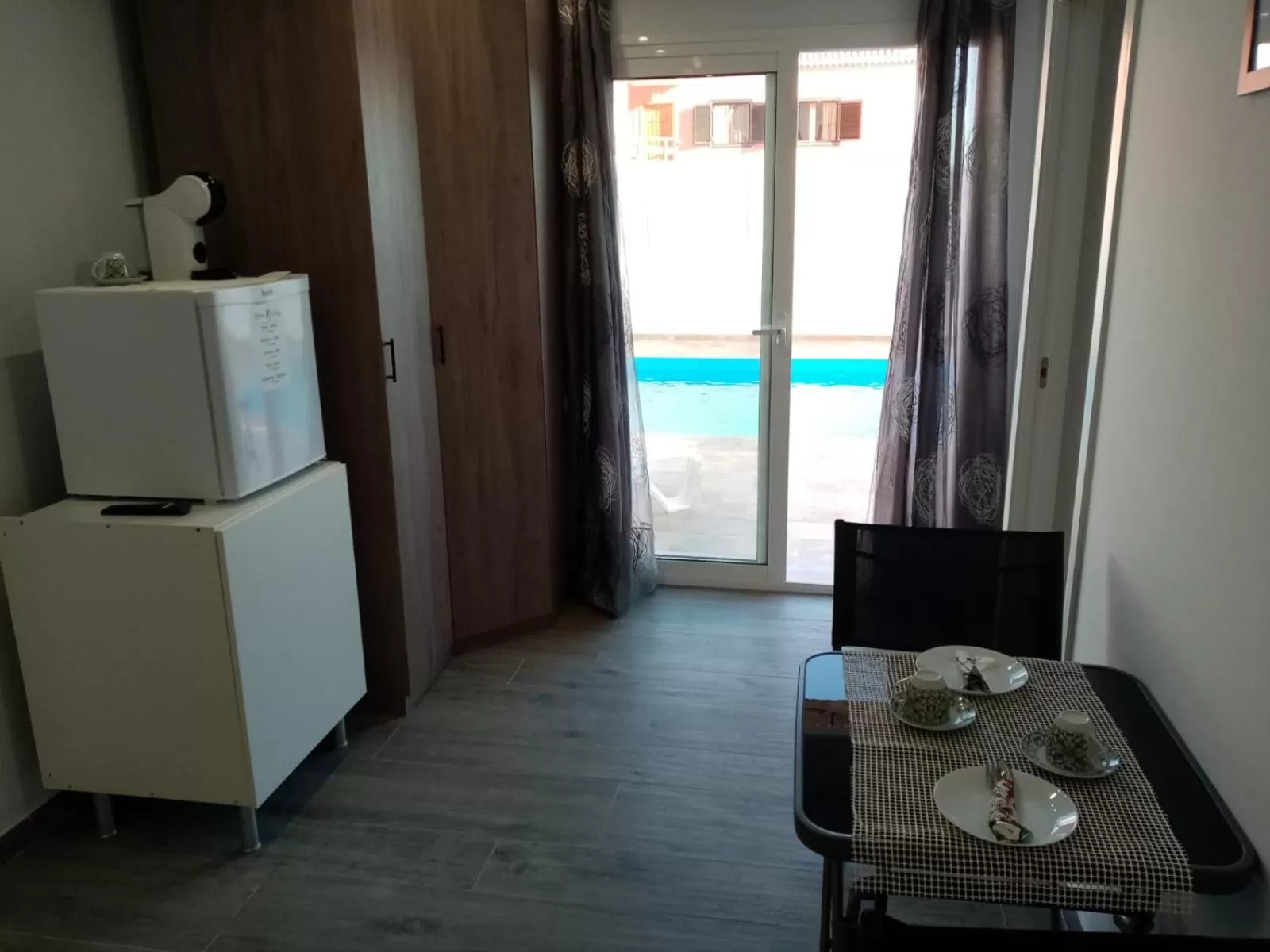 Double Room with Pool View in Mes 5 Bijoux