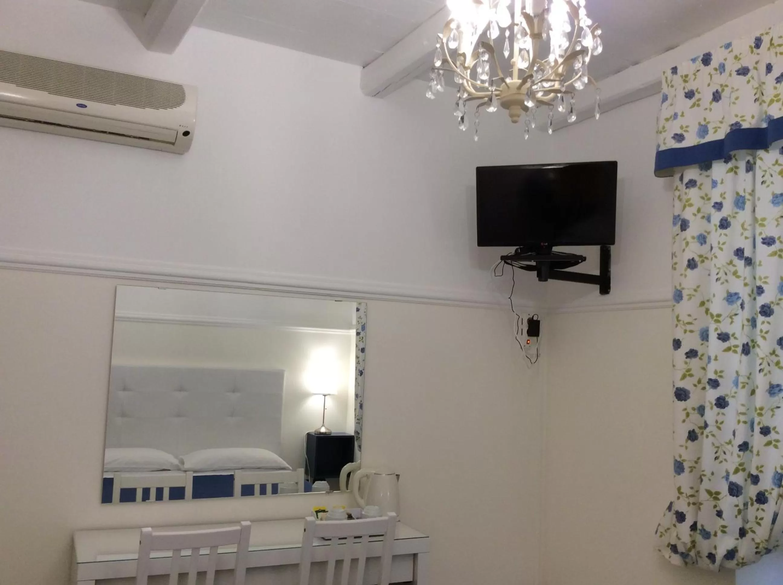 Decorative detail in B&B Diana