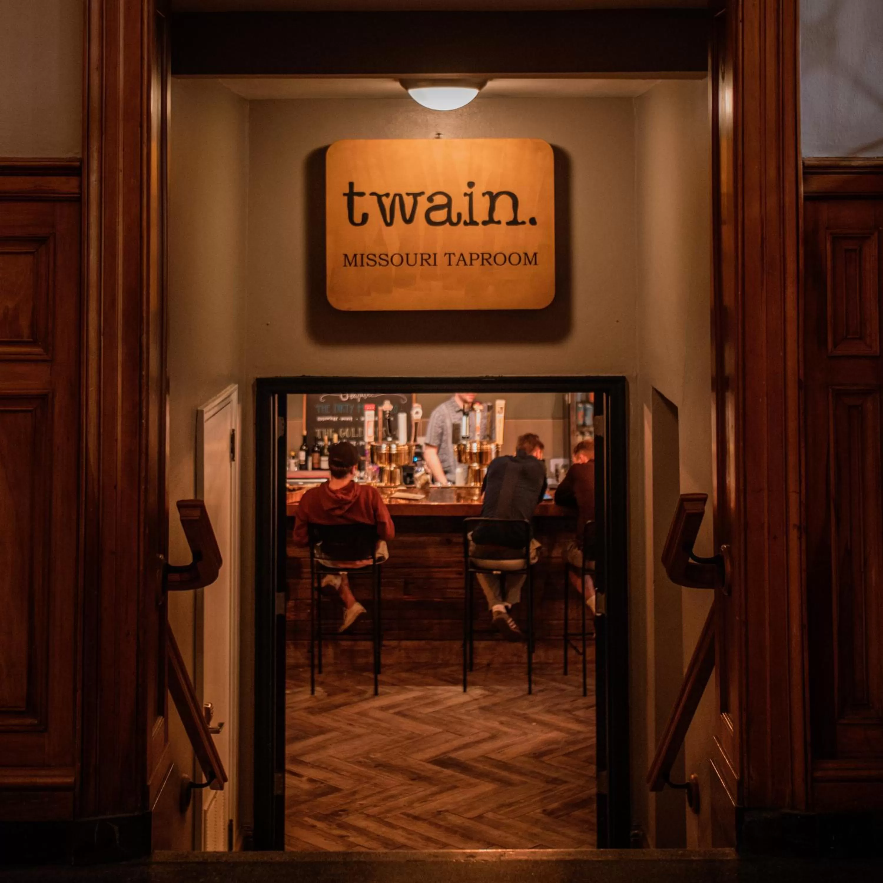 Lounge or bar in voco The Tiger Hotel, Columbia, MO by IHG