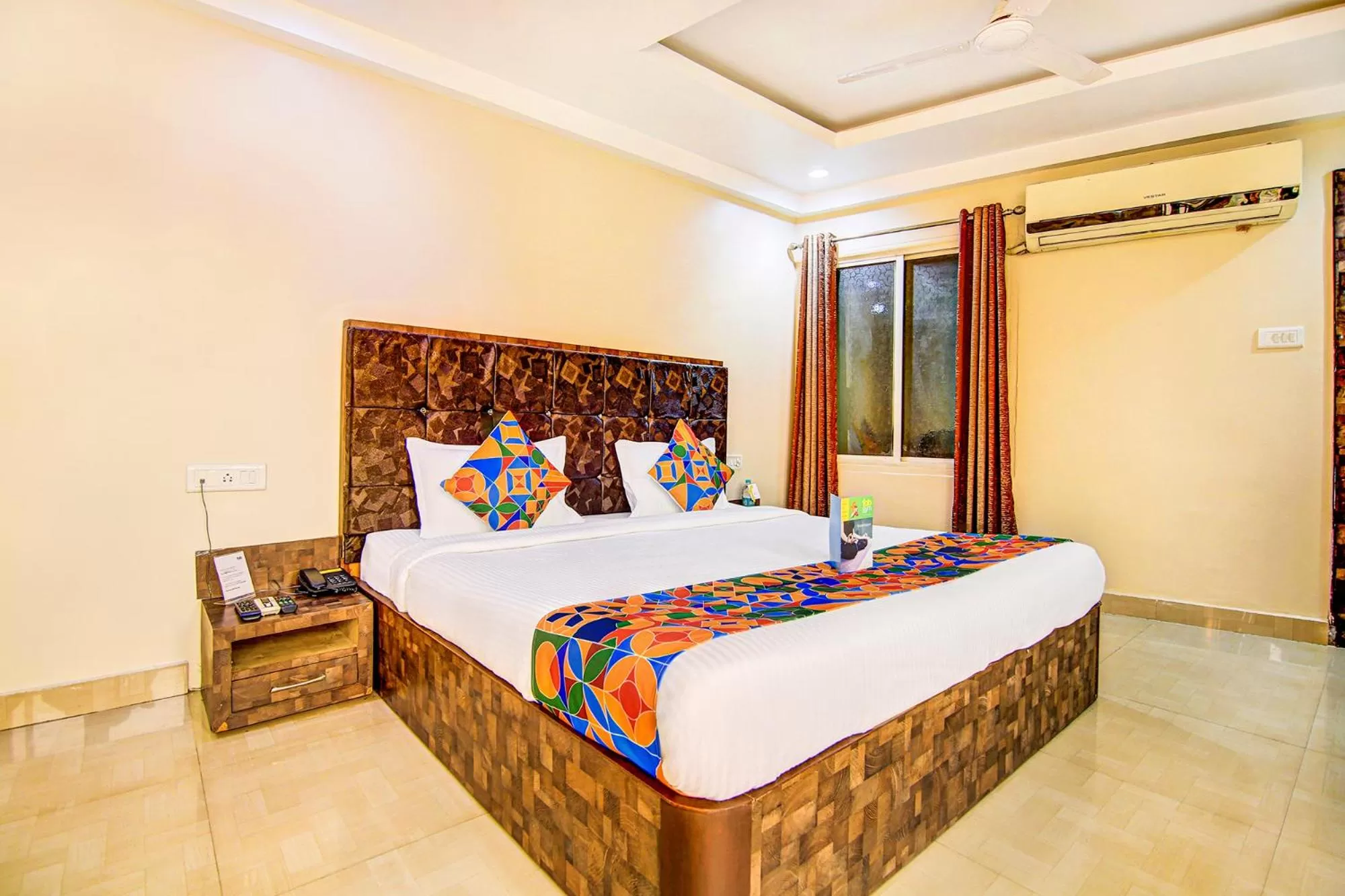 Bedroom, Bed in Via CT Palace