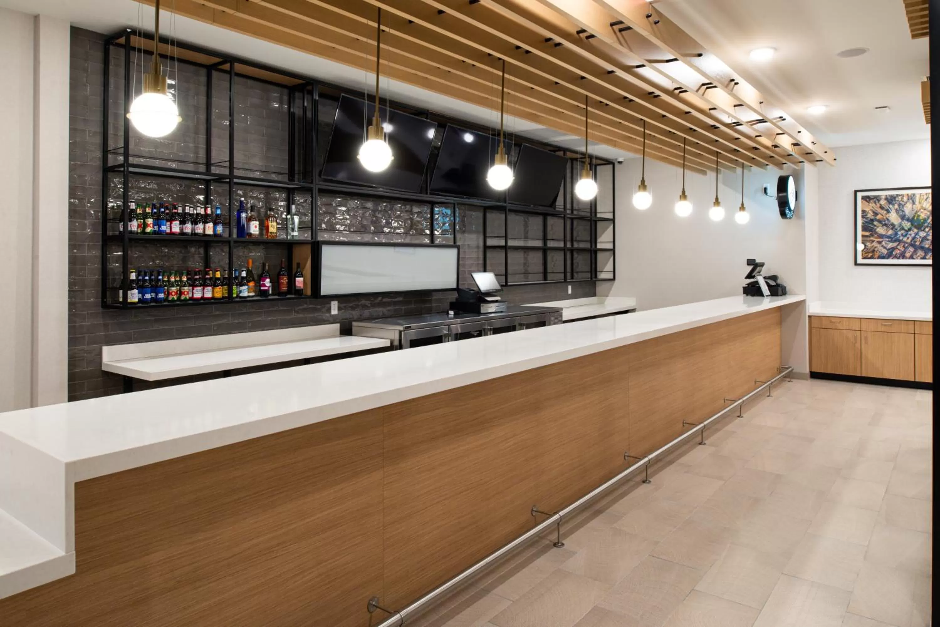 Lounge or bar in Holiday Inn Fort Worth - Alliance by IHG