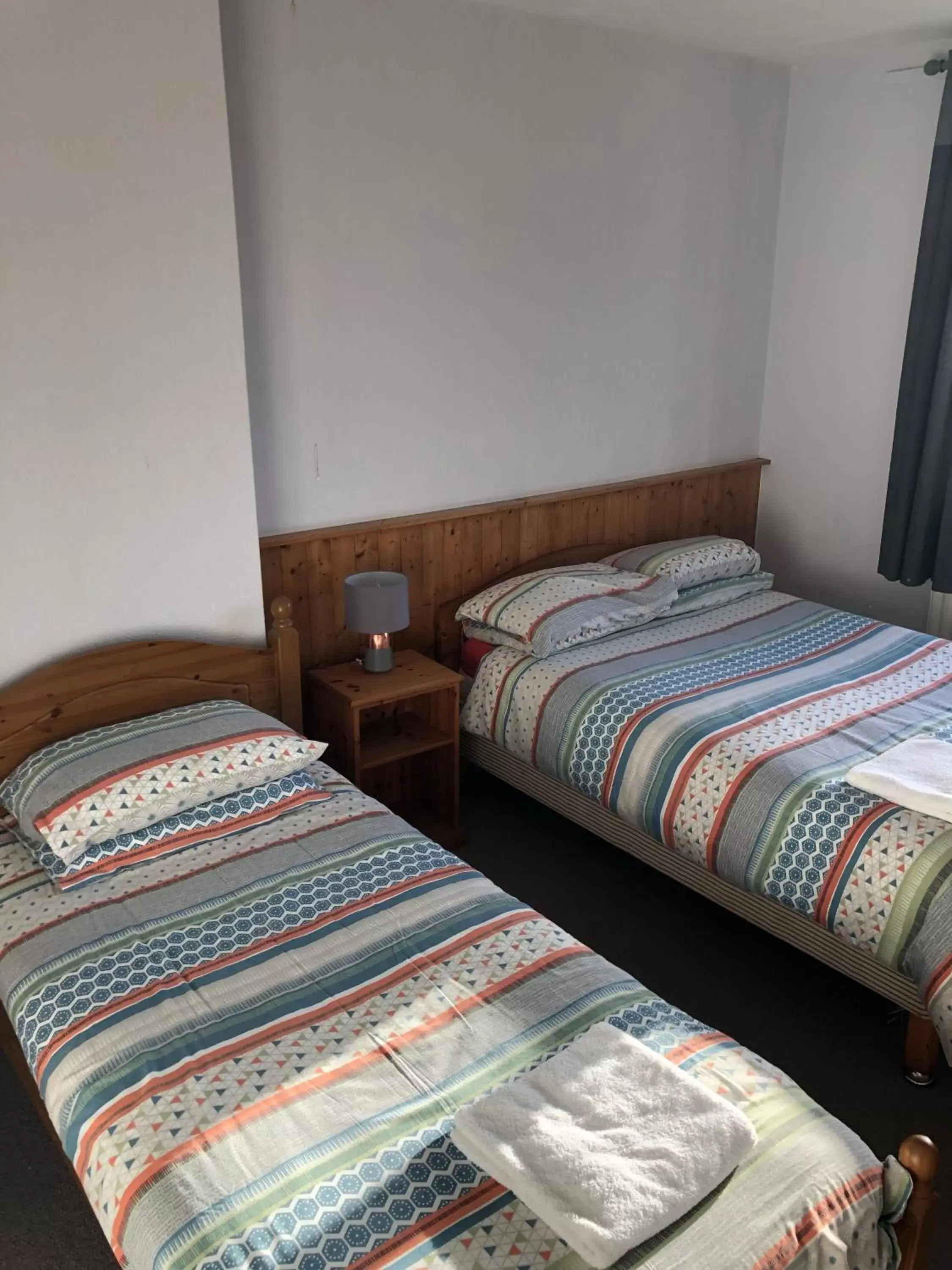 Economy Triple Room with Shared Bathroom in The Pheasant Inn Economy Triple Room with Shared Bathroom in The Pheasant Inn