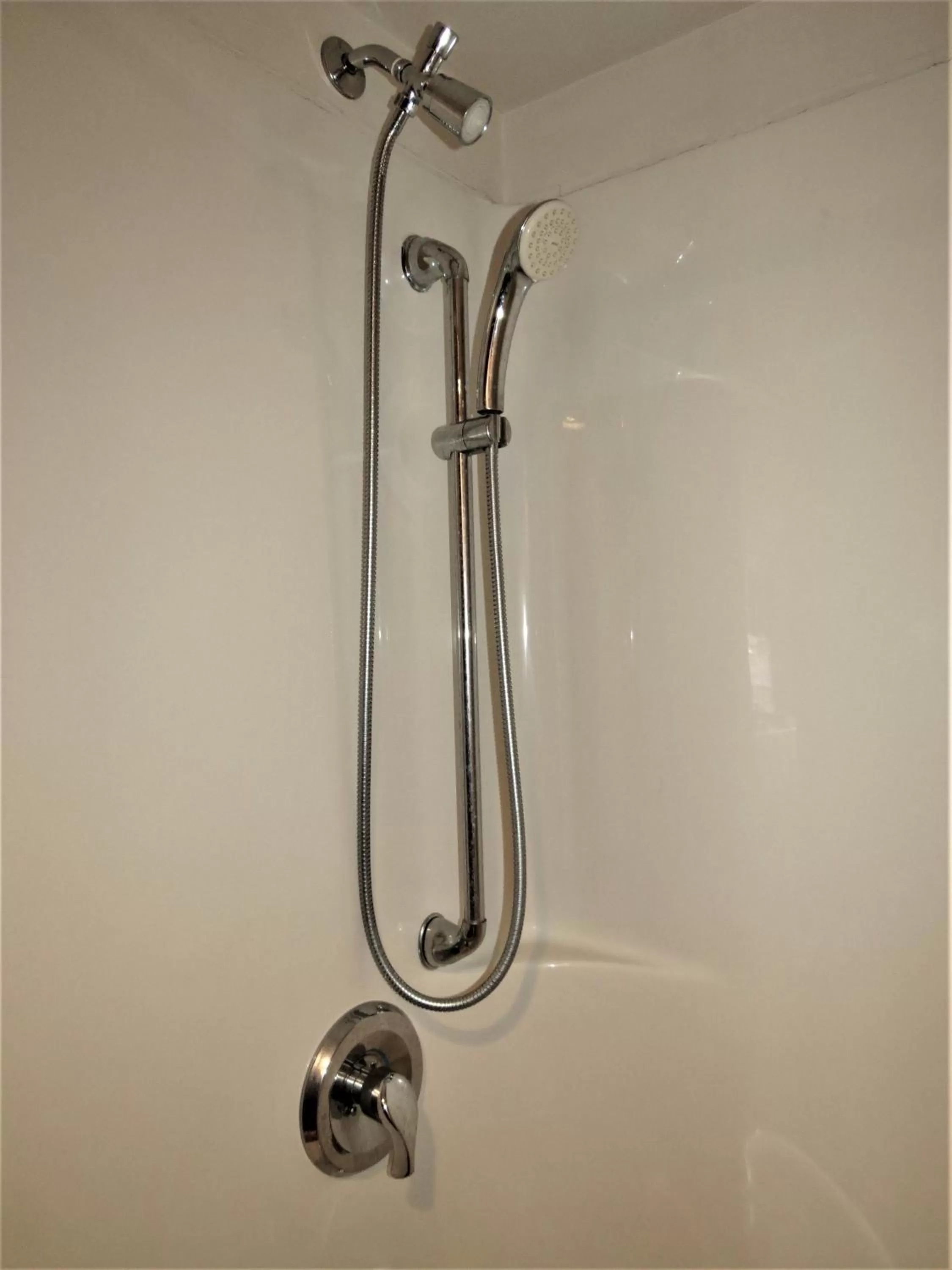 Shower in RANCHLAND Inn