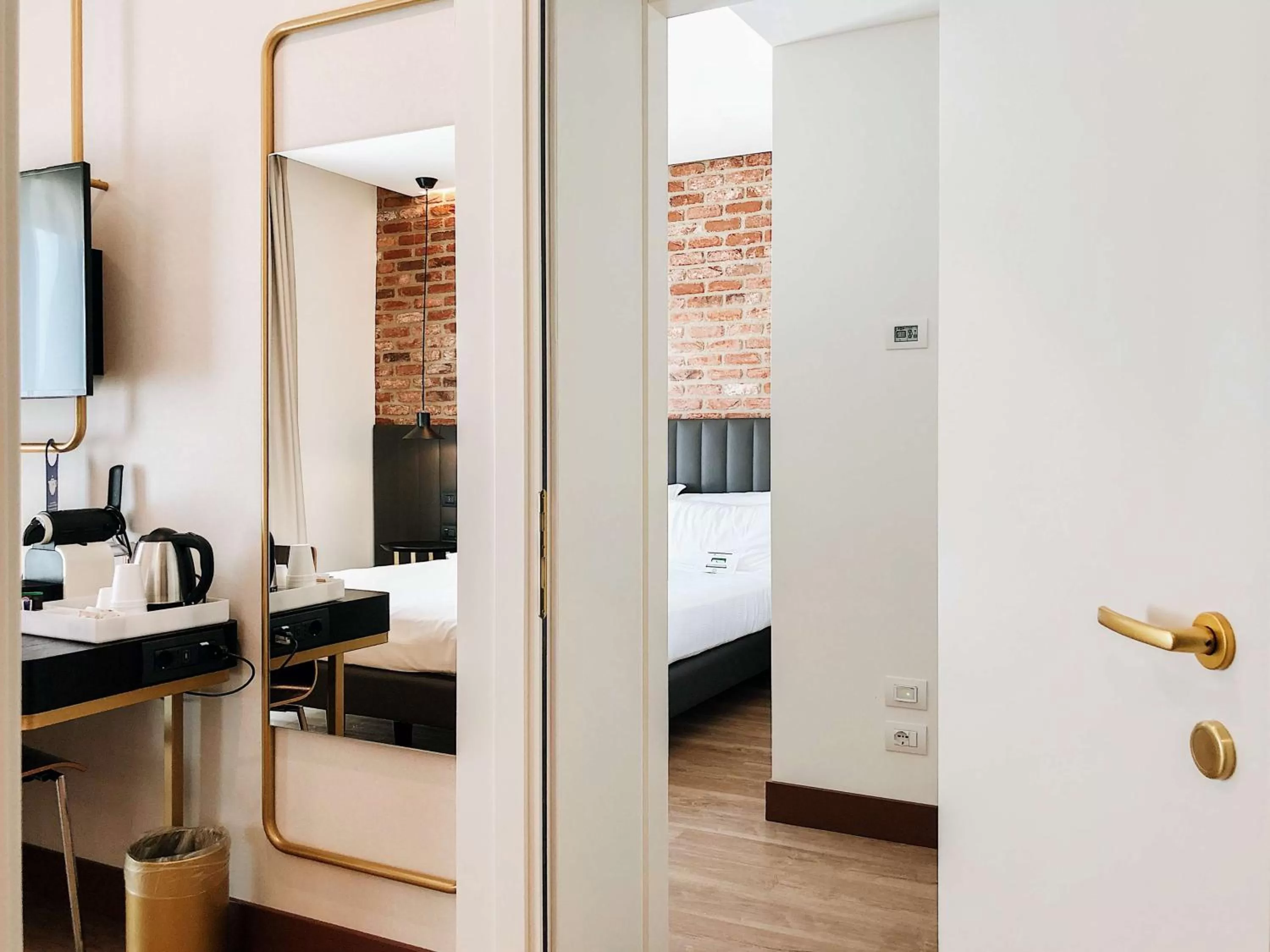 TV and multimedia, Bed in Best Western Hotel Tritone