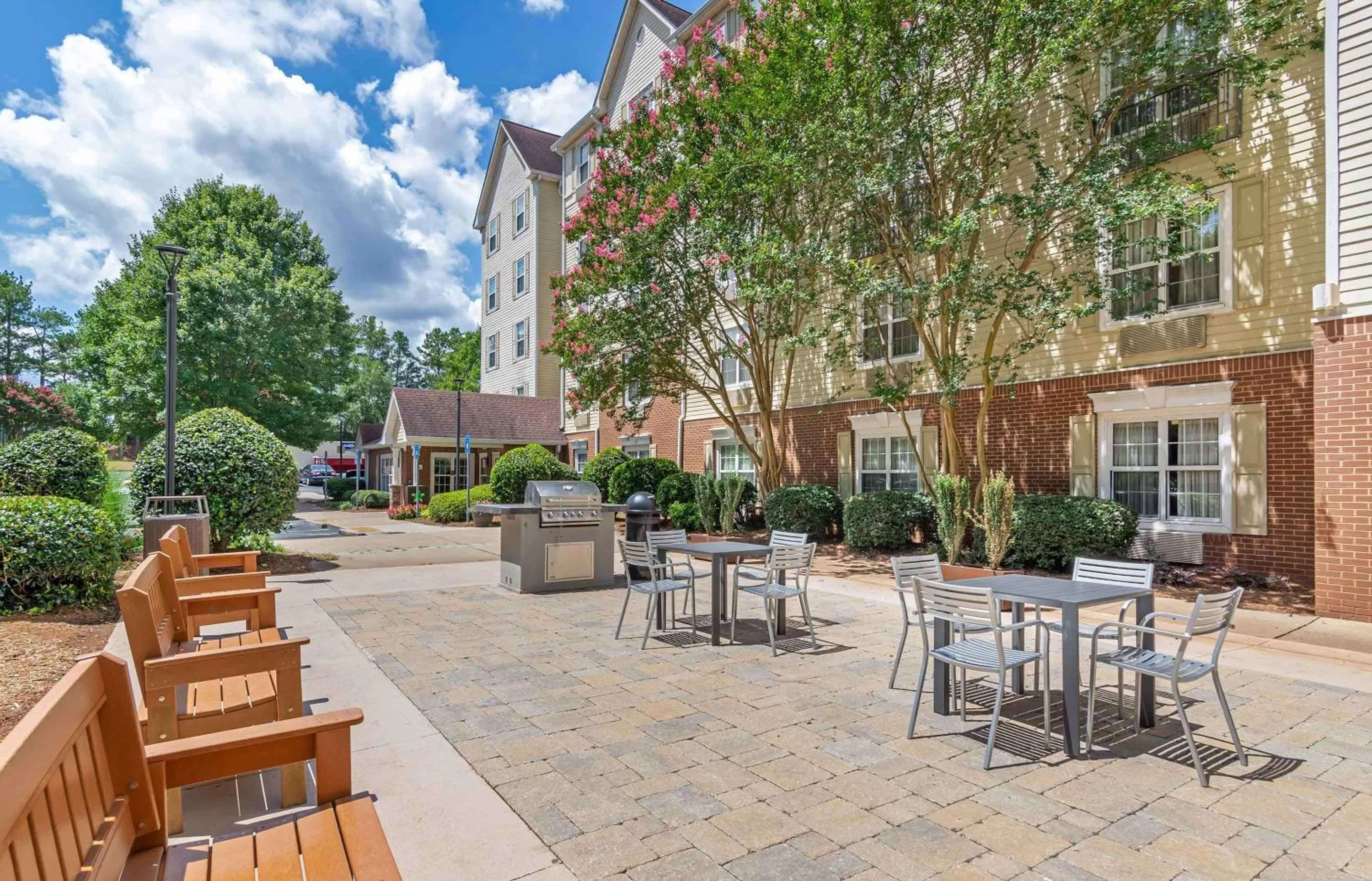 Property building in Extended Stay America Suites - Atlanta - Northlake