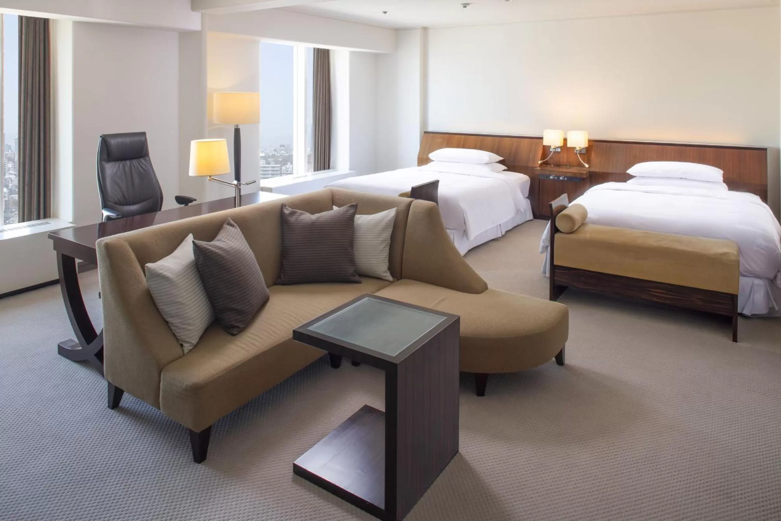 Bed in Sheraton Miyako Hotel Osaka