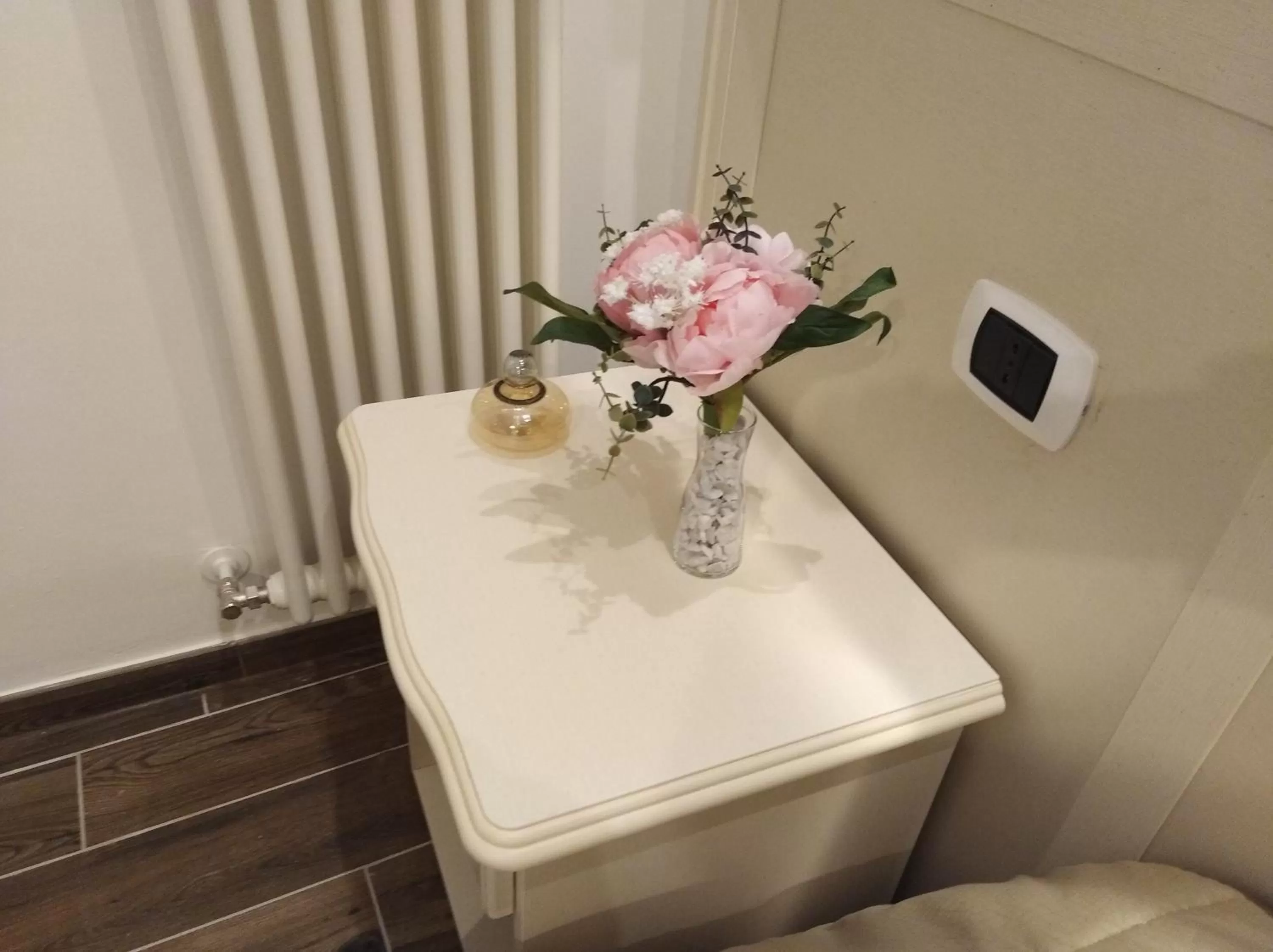 Decorative detail in DomuS al Corso B&B