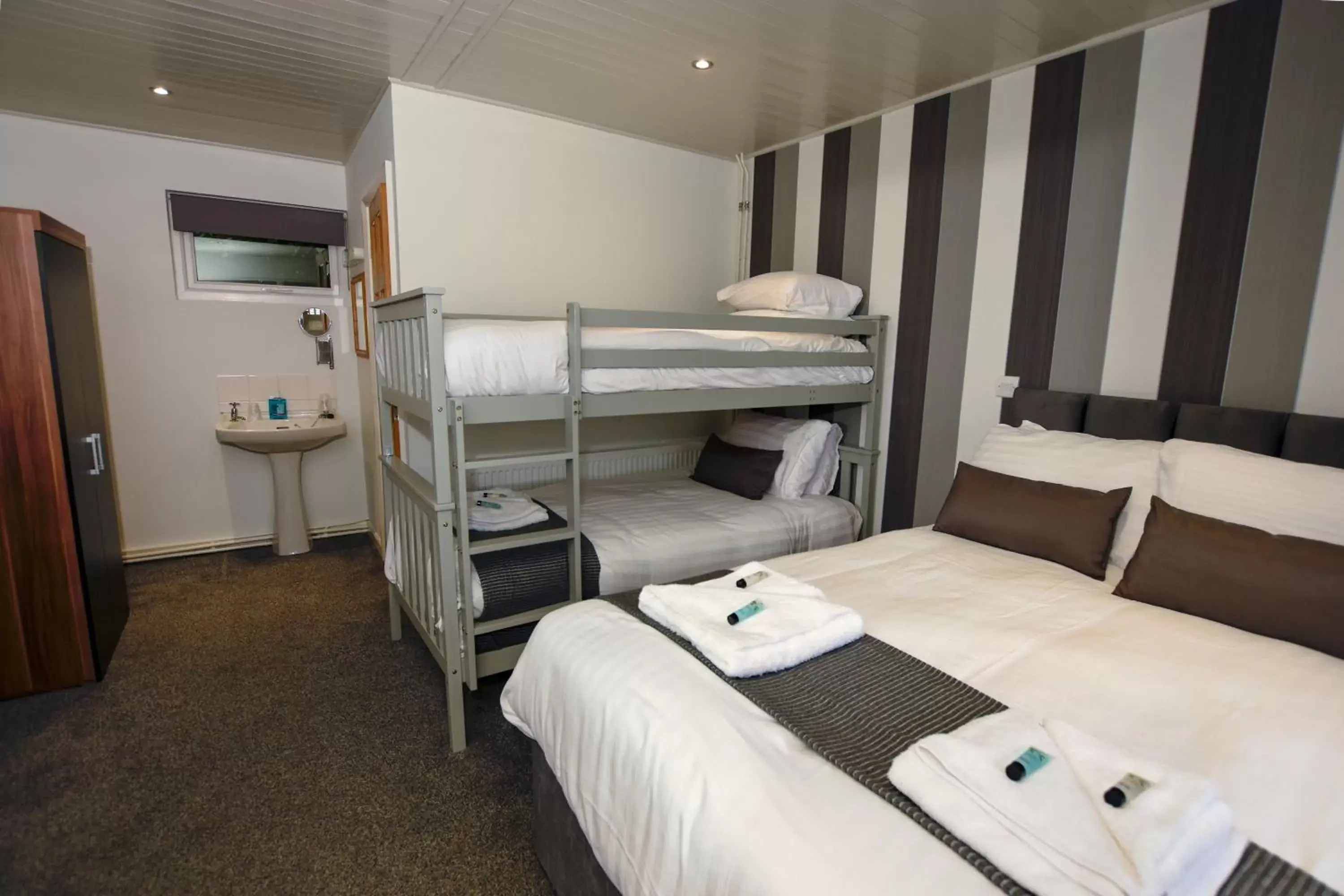 Double Room with Mountain View in Conwy Valley Hotel Double Room with Mountain View in Conwy Valley Hotel