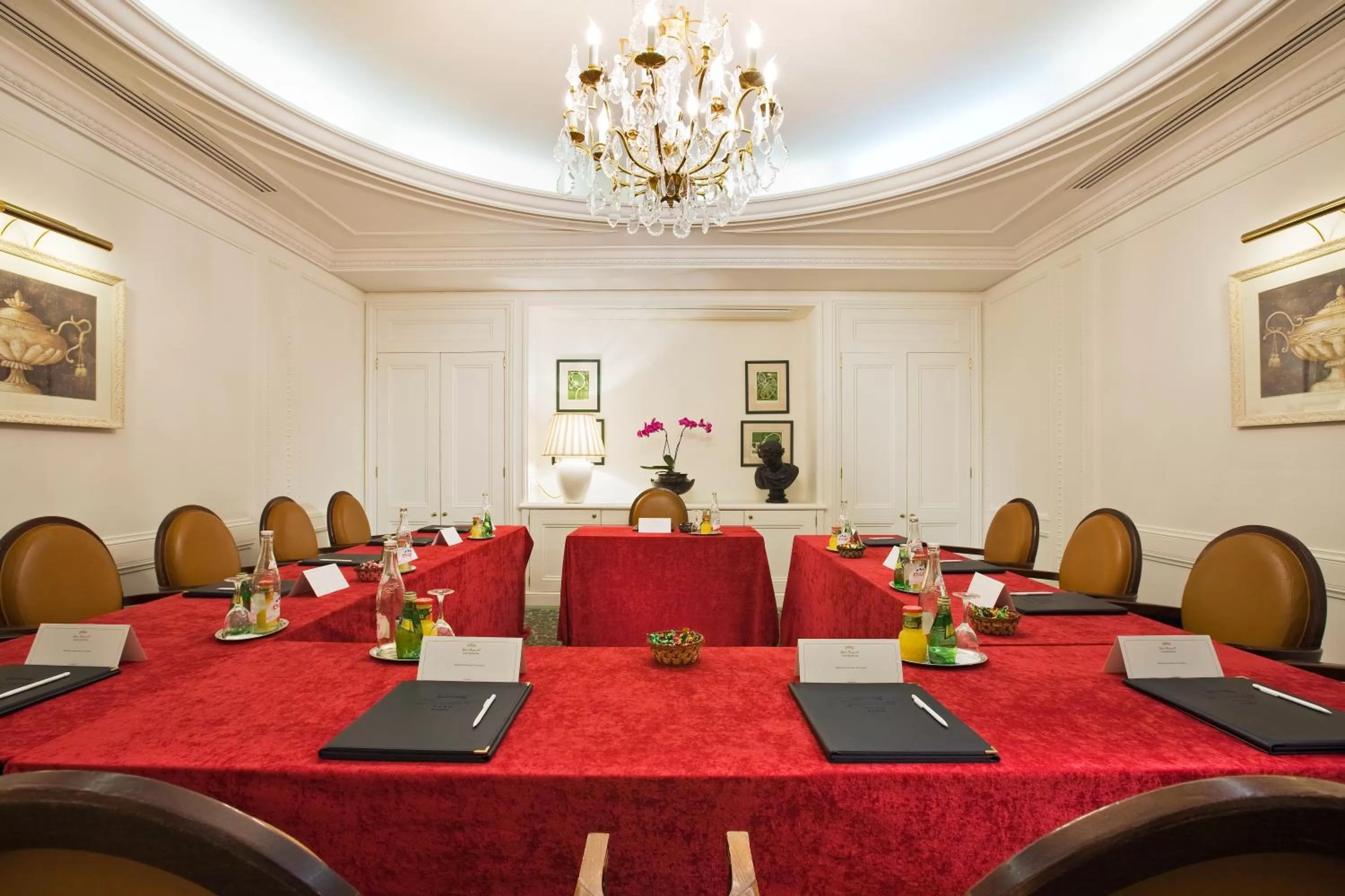 Business facilities in Francois 1er