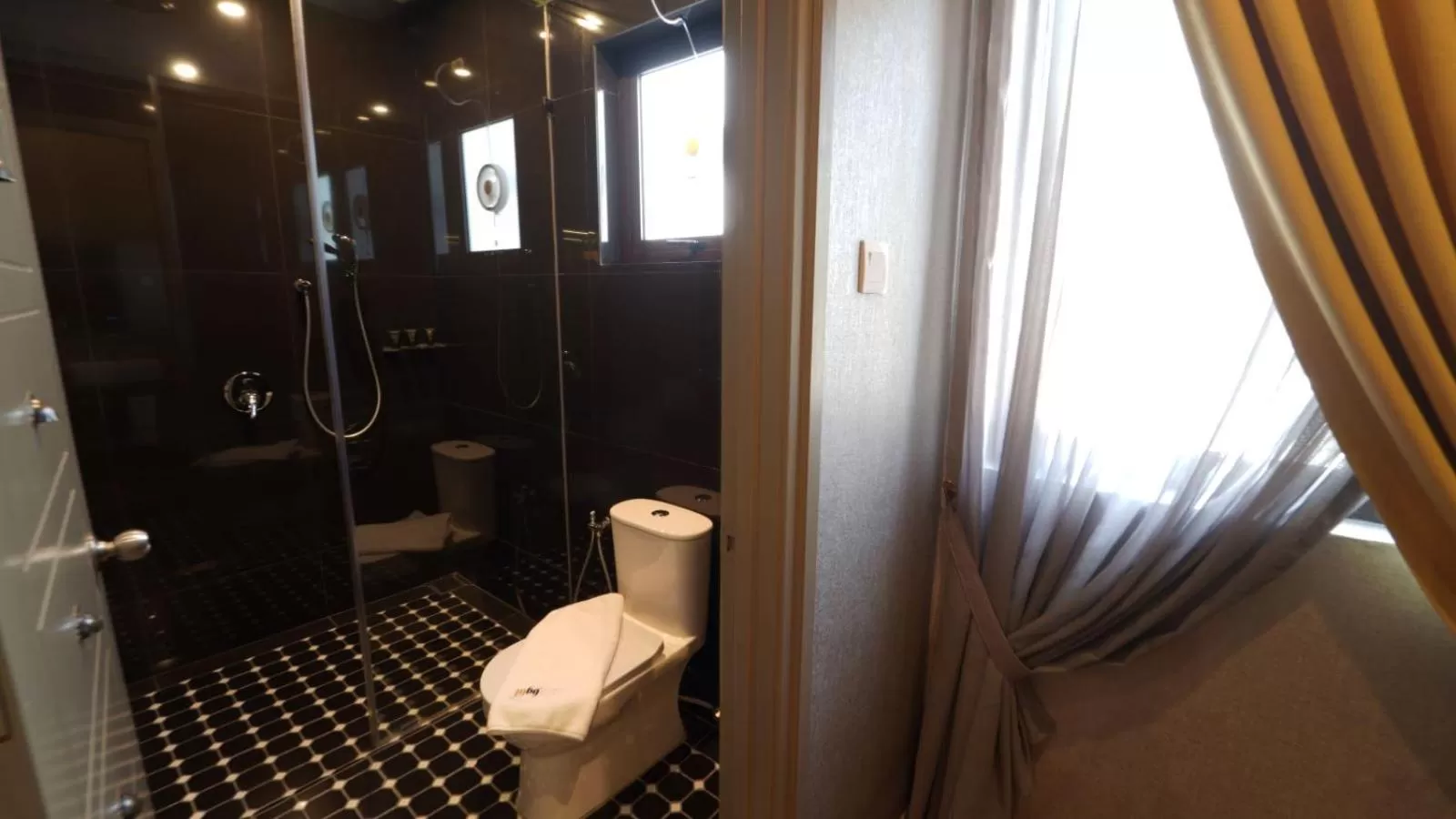 Bathroom in 1969 Business Suites @ Ipoh Garden