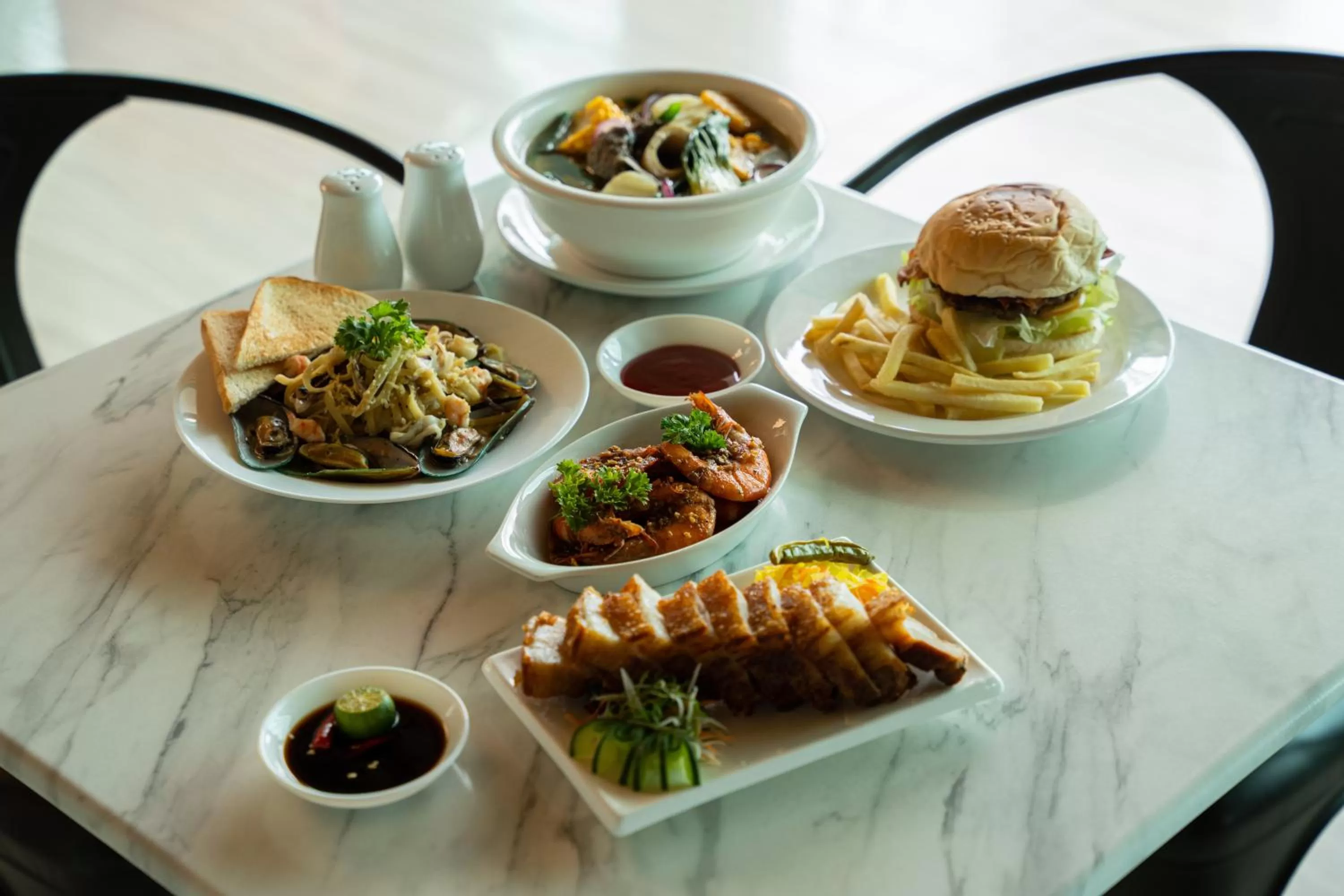 Restaurant/places to eat in Felicity Island Hotel