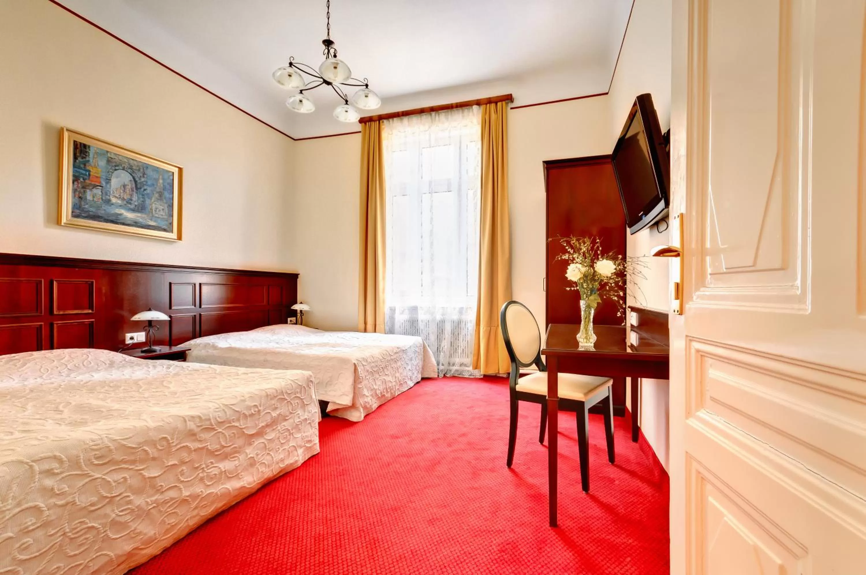 Photo of the whole room, Bed in Hotel Viktoria Schönbrunn