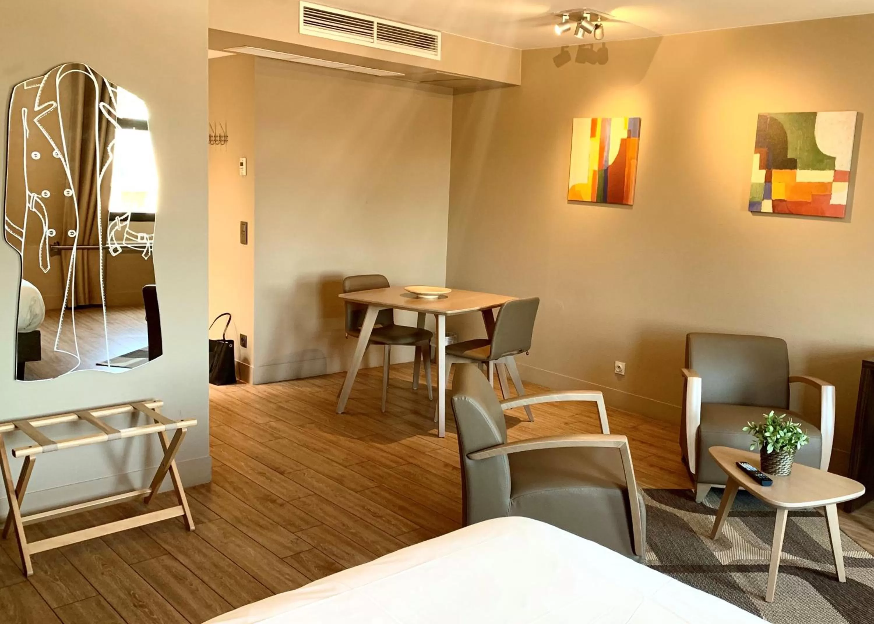 Photo of the whole room, Bed in Le Côté Vert