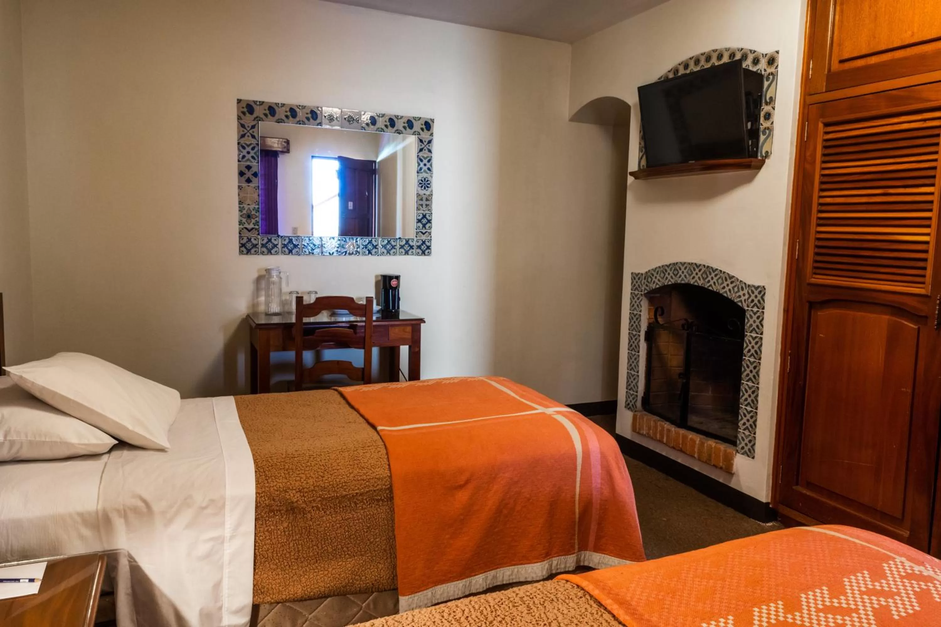 TV and multimedia in Hotel San Jorge by Porta Hotels