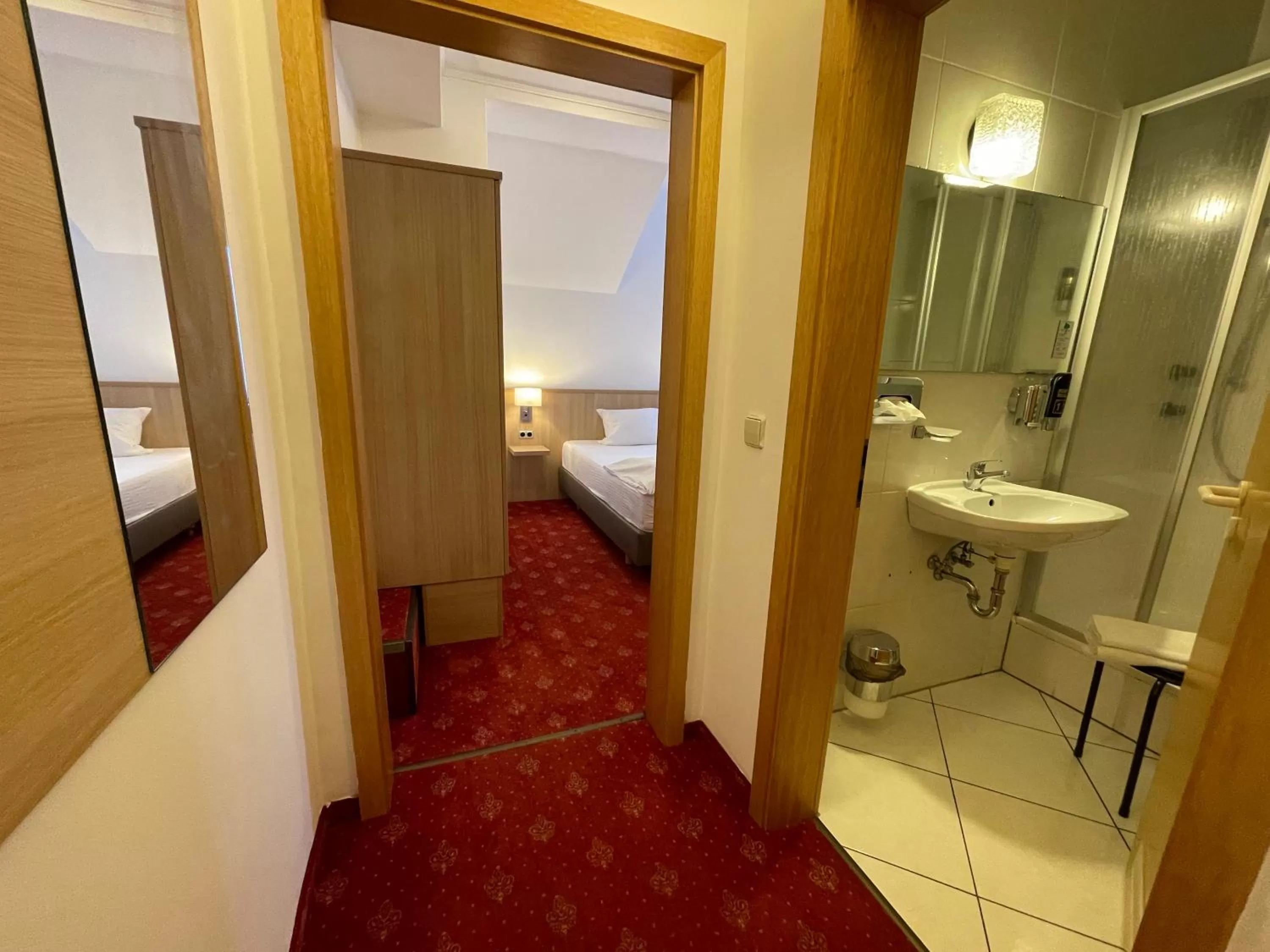 Photo of the whole room, Bed in Hafner Hotel- Apartment