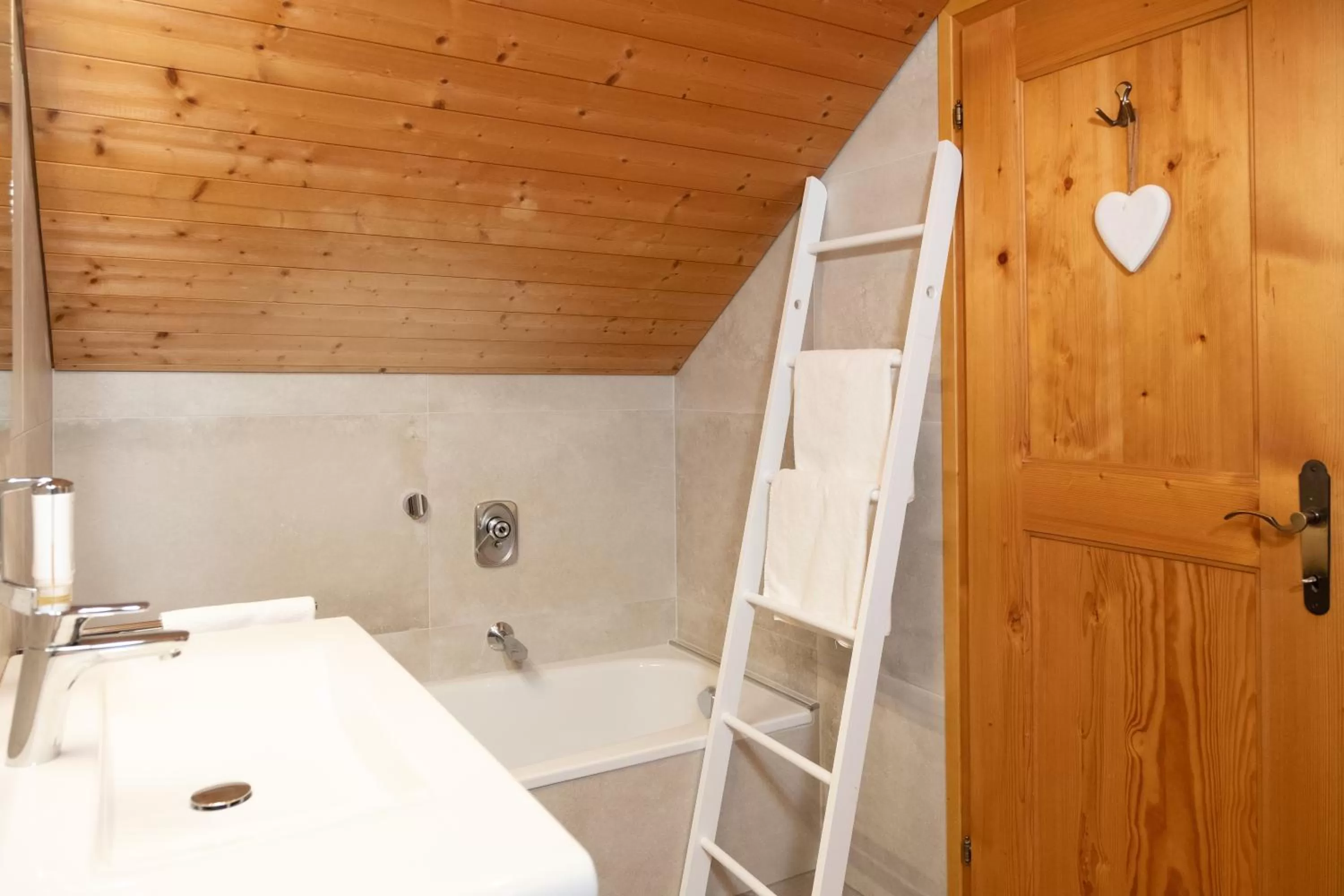 Bath in Santner, Hotel