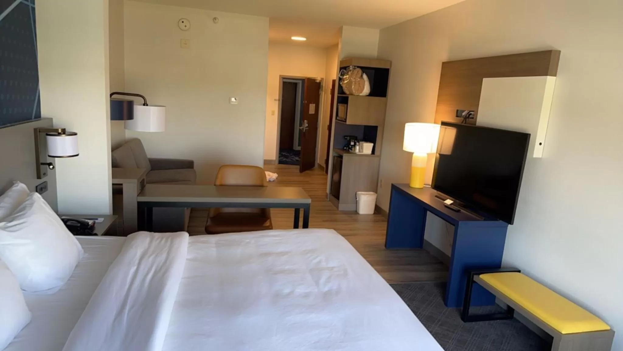 King Suite with Sofa Bed - Non-Smoking in Comfort Suites Columbus East Broad