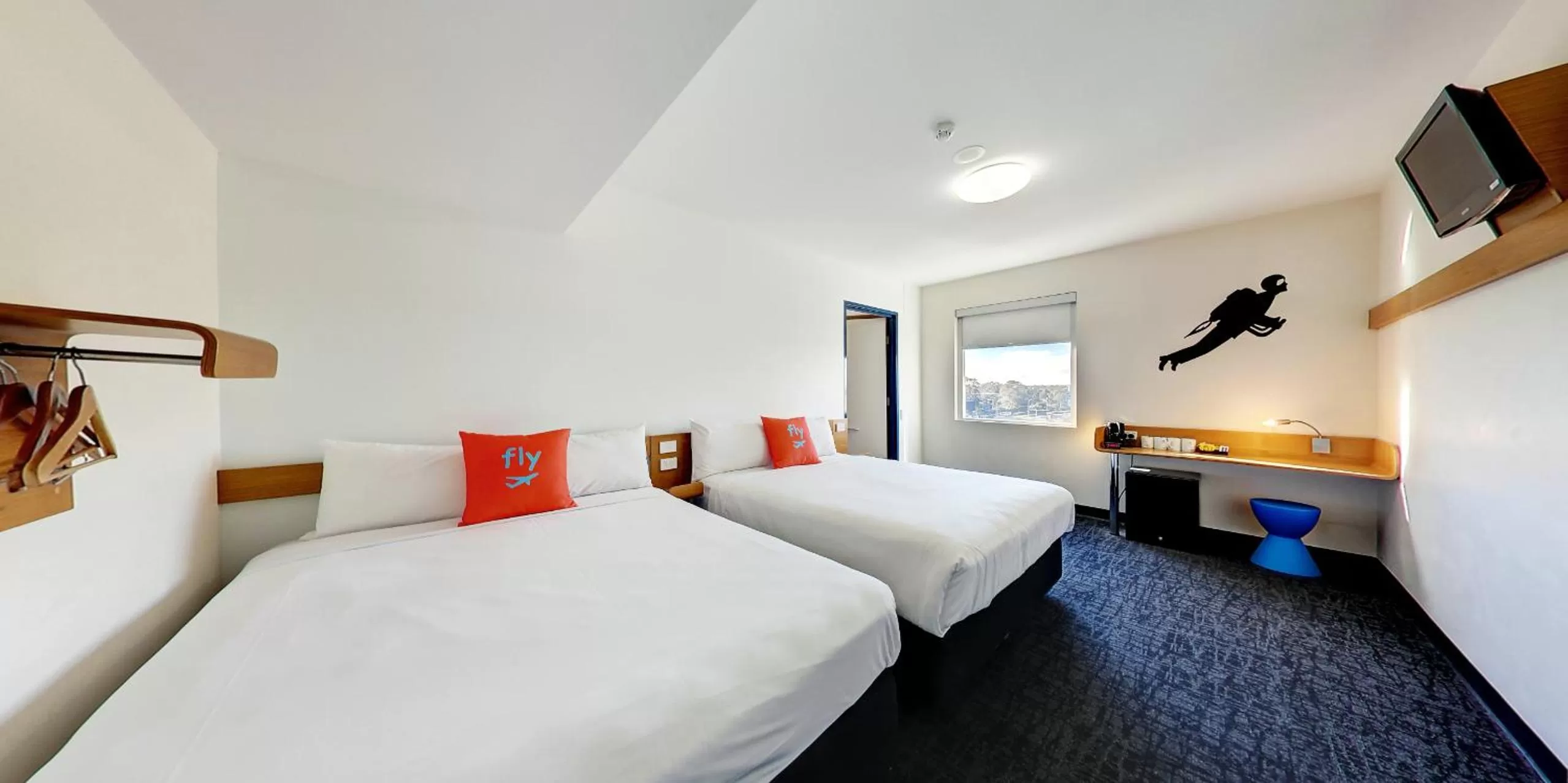 Photo of the whole room, Bed in ibis budget Sydney Airport