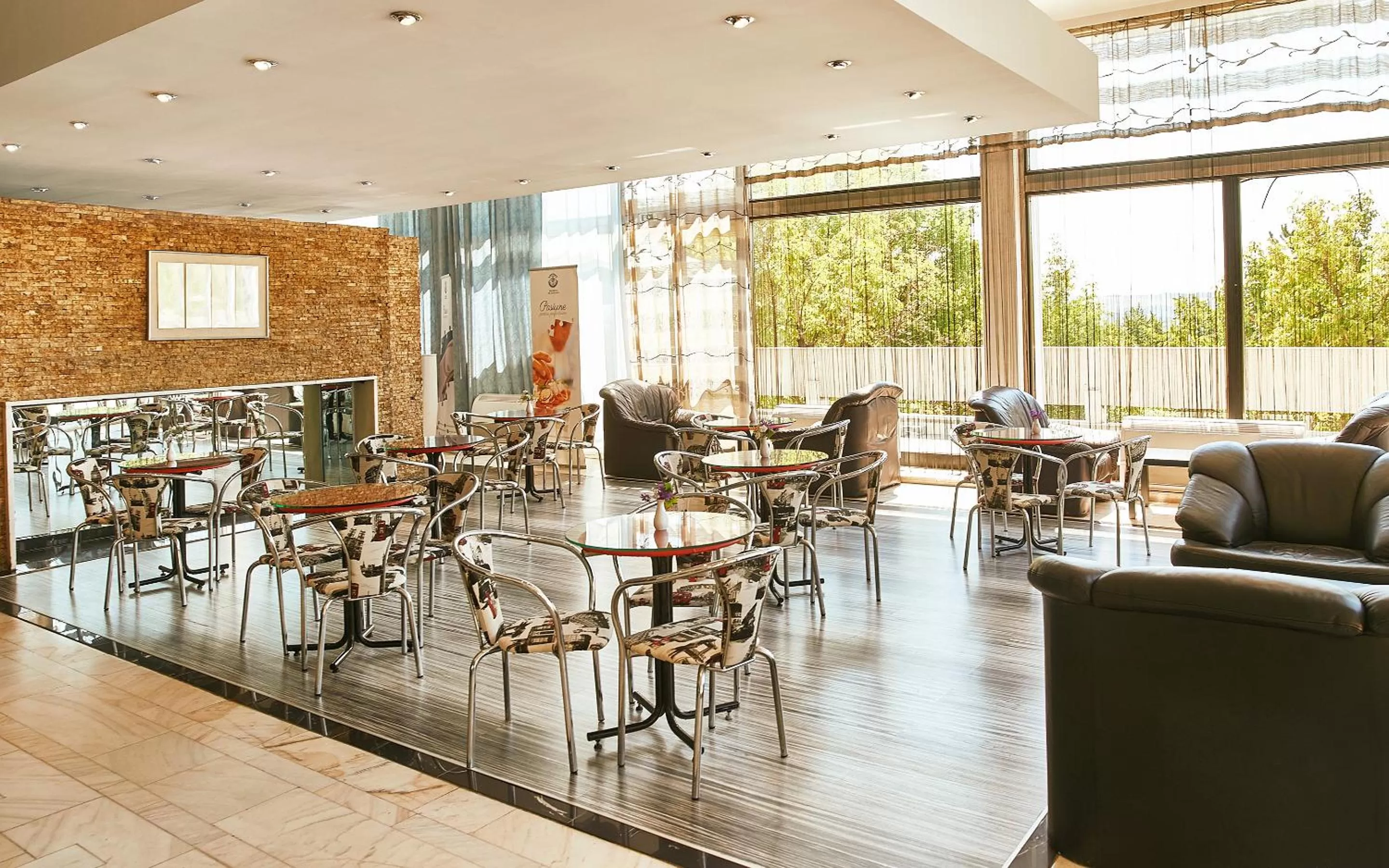 Lounge or bar in Continental Drobeta Turnu Severin