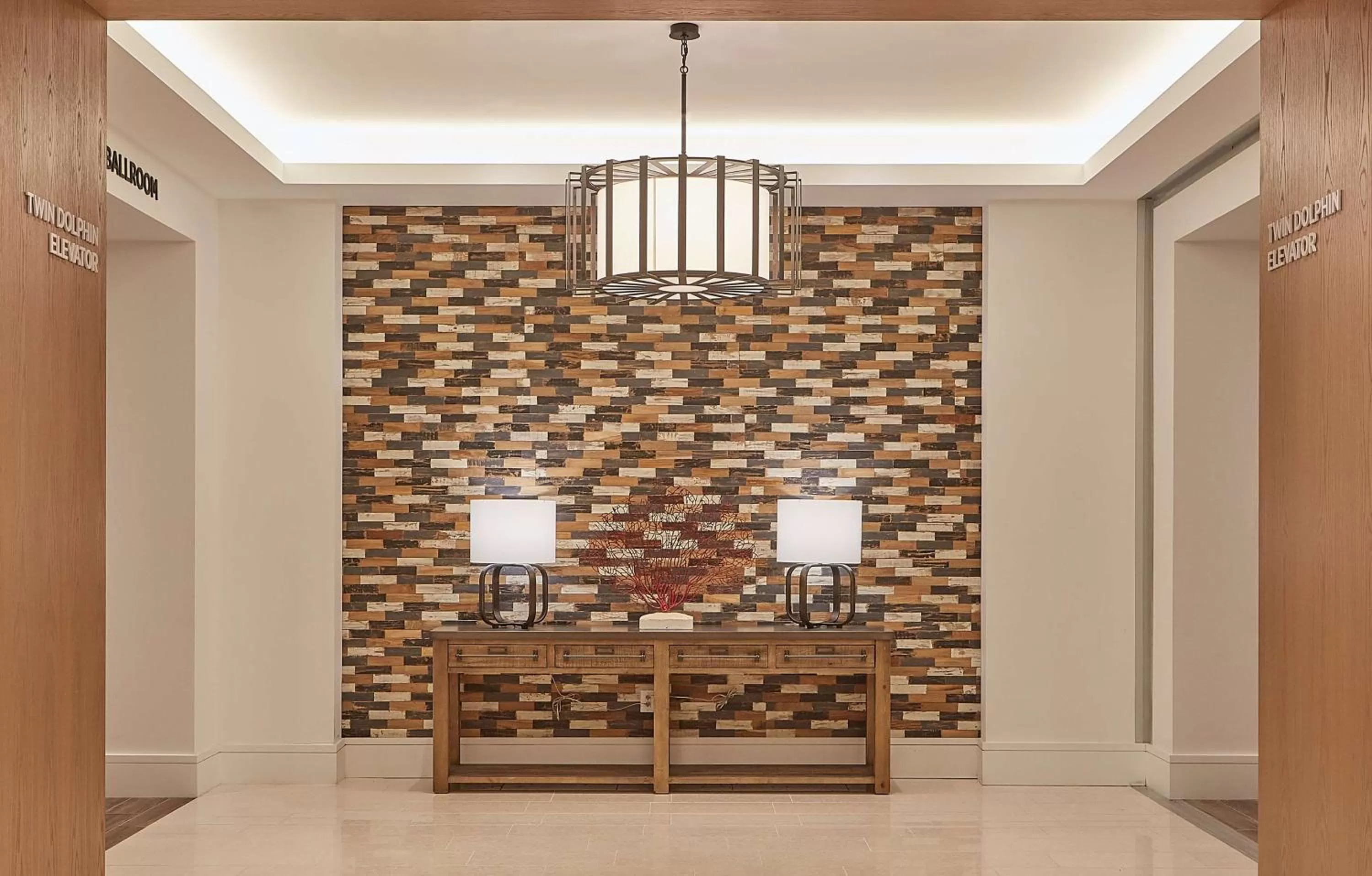 Lobby or reception in The Waterfront Beach Resort, A Hilton Hotel