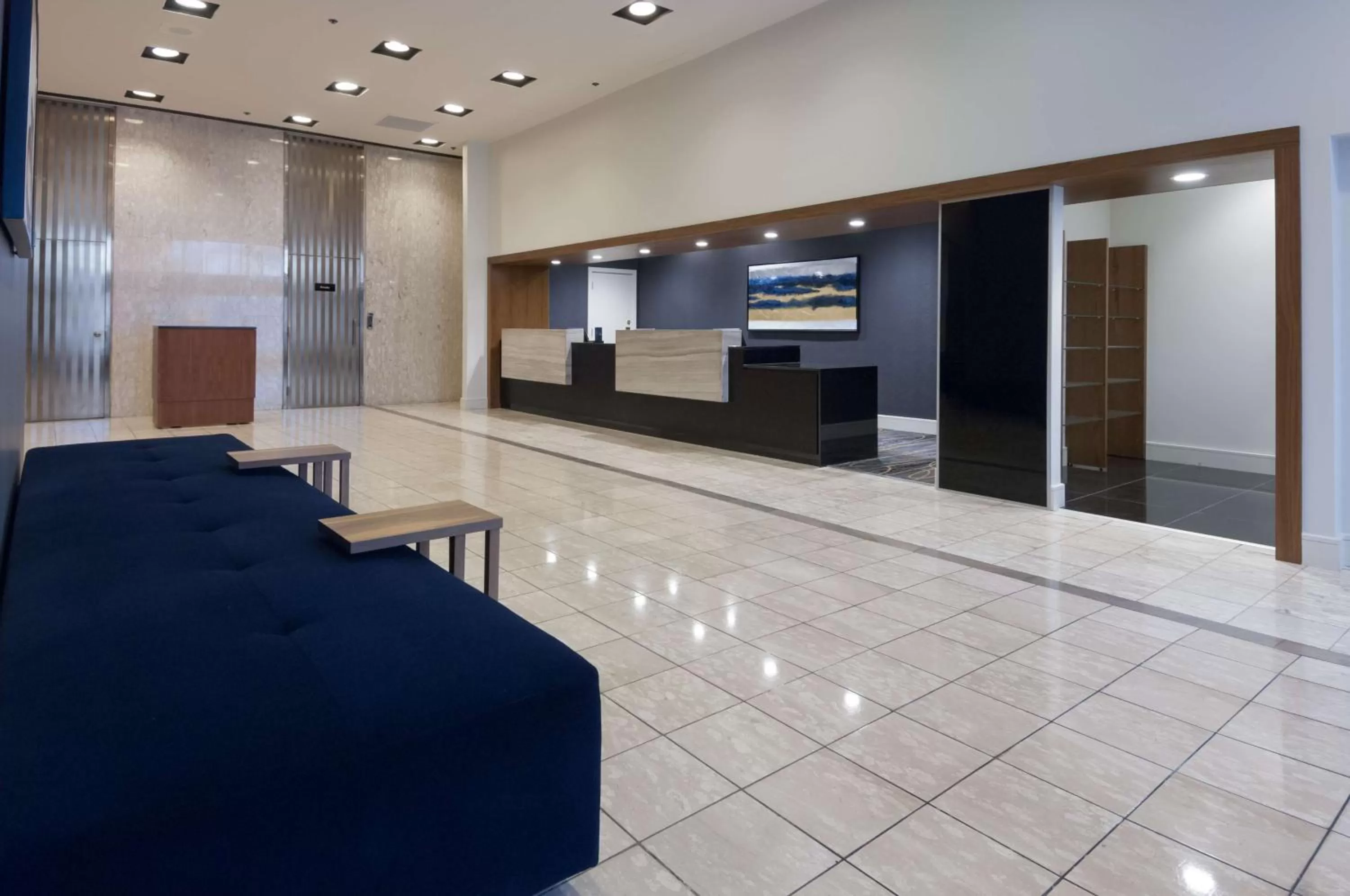 Lobby or reception in Doubletree by Hilton London
