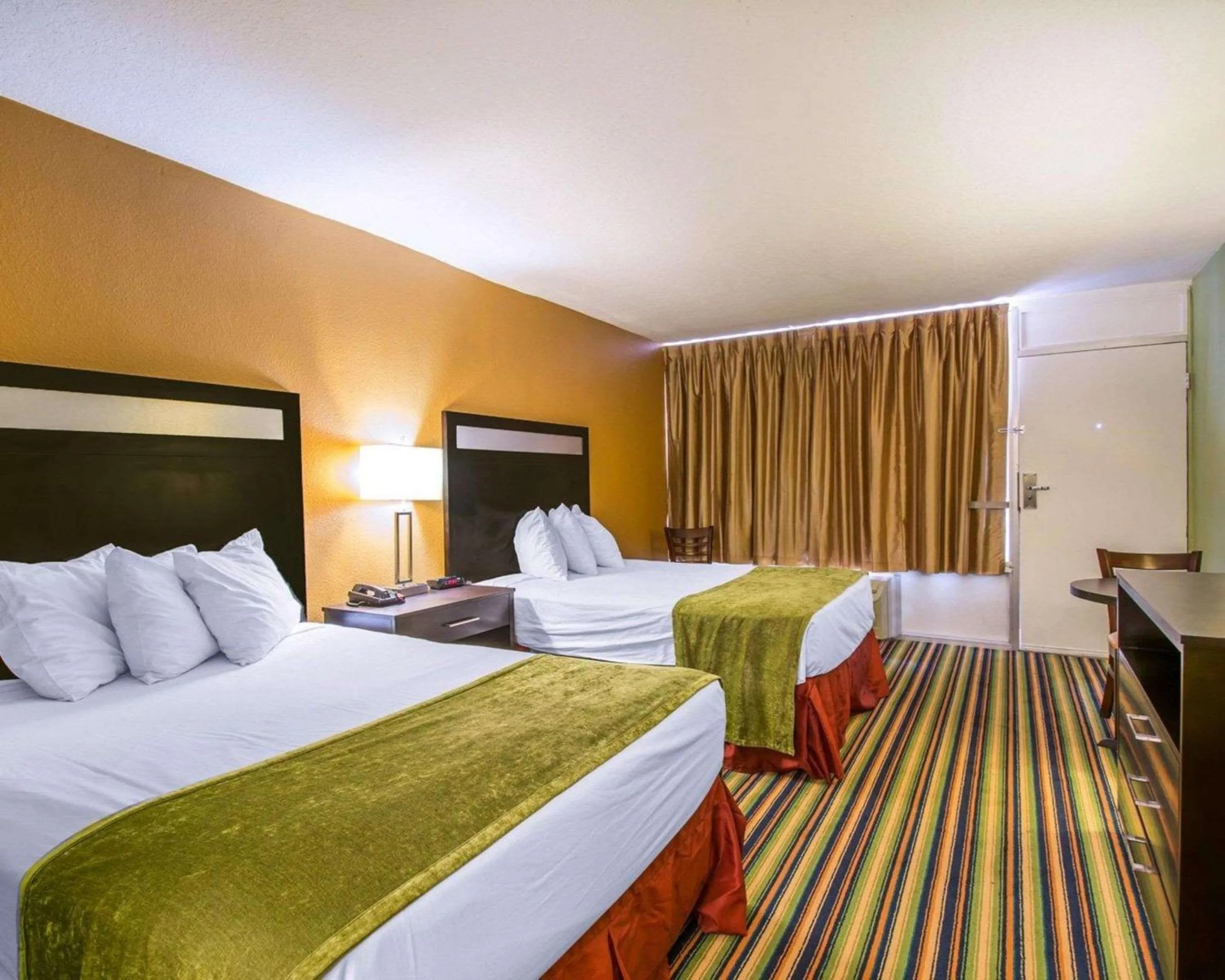 Photo of the whole room in Sunset Palm Hotel