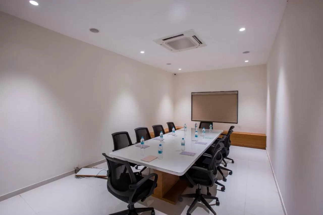 Business facilities in Sapphire Premium Hotel & Suite