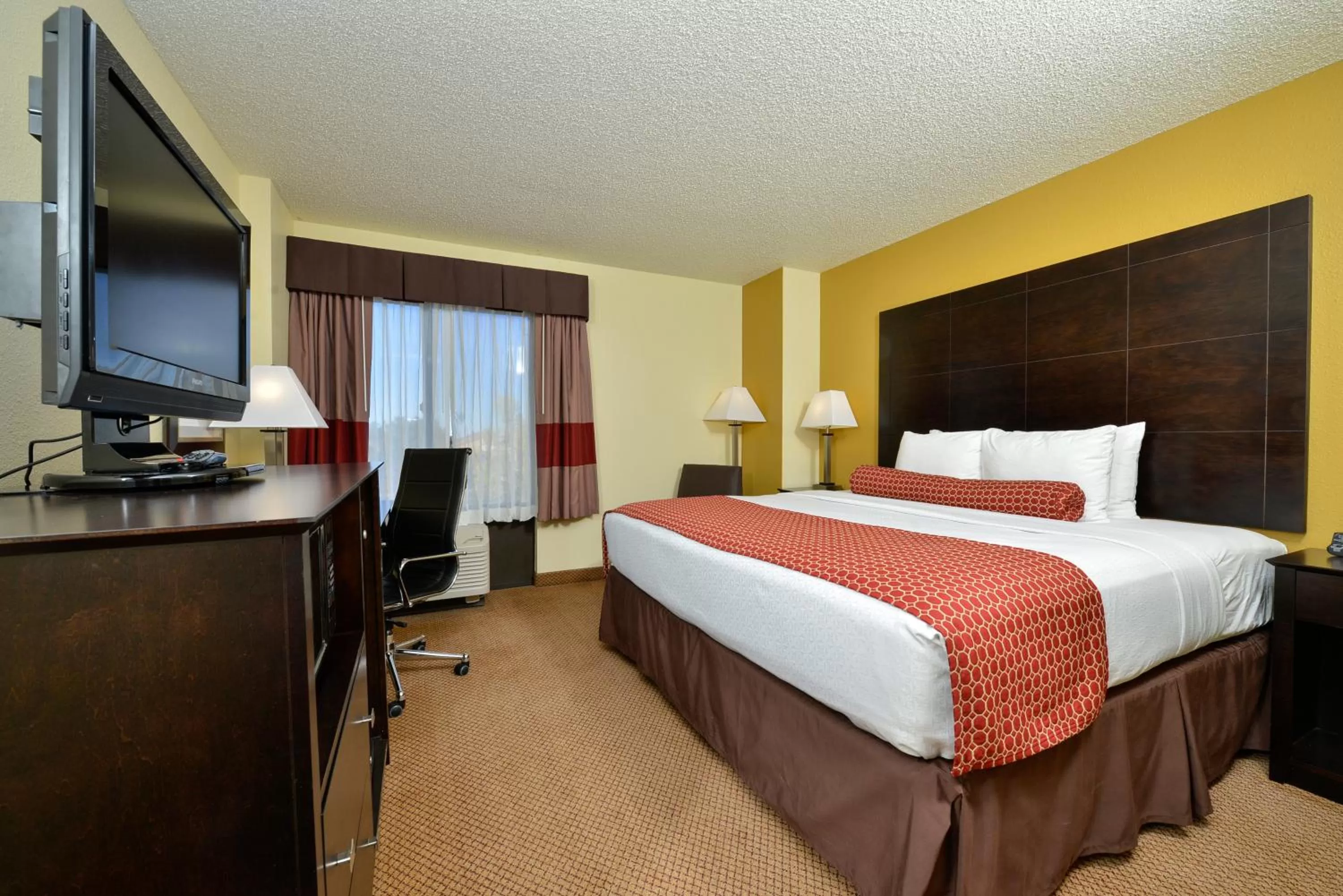 King Room - Non-Smoking in Greenwood Inn