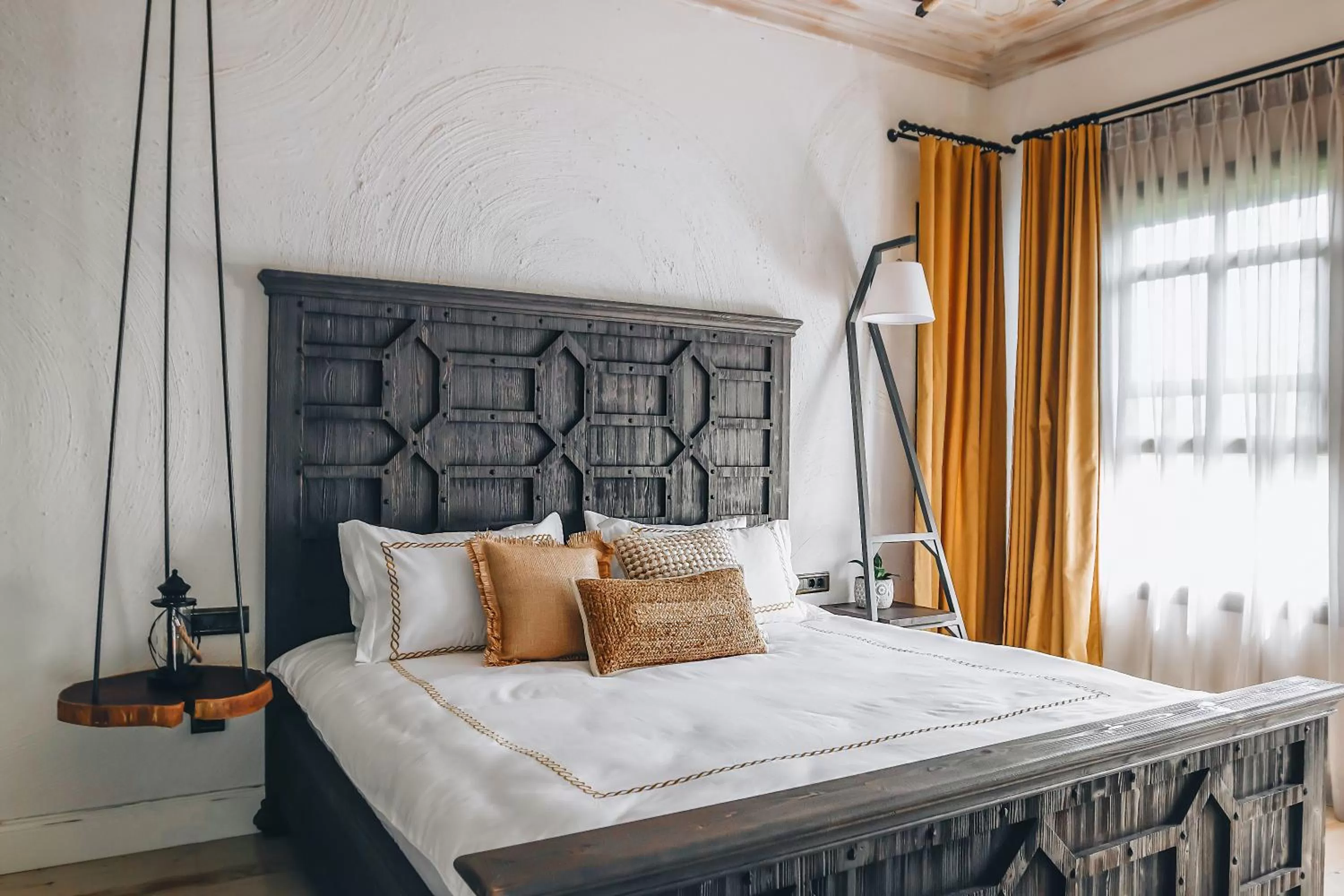 Romantic Room with Bathtub in Casa Sur Antalya