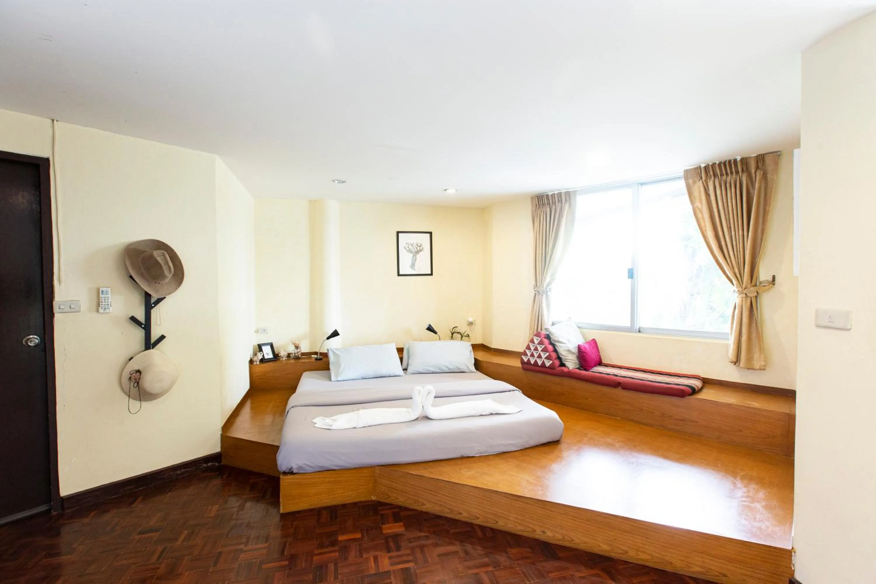 Home 16  (Hostel 16)