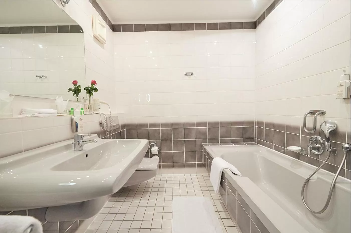 Bathroom in Seehotel am Tankumsee