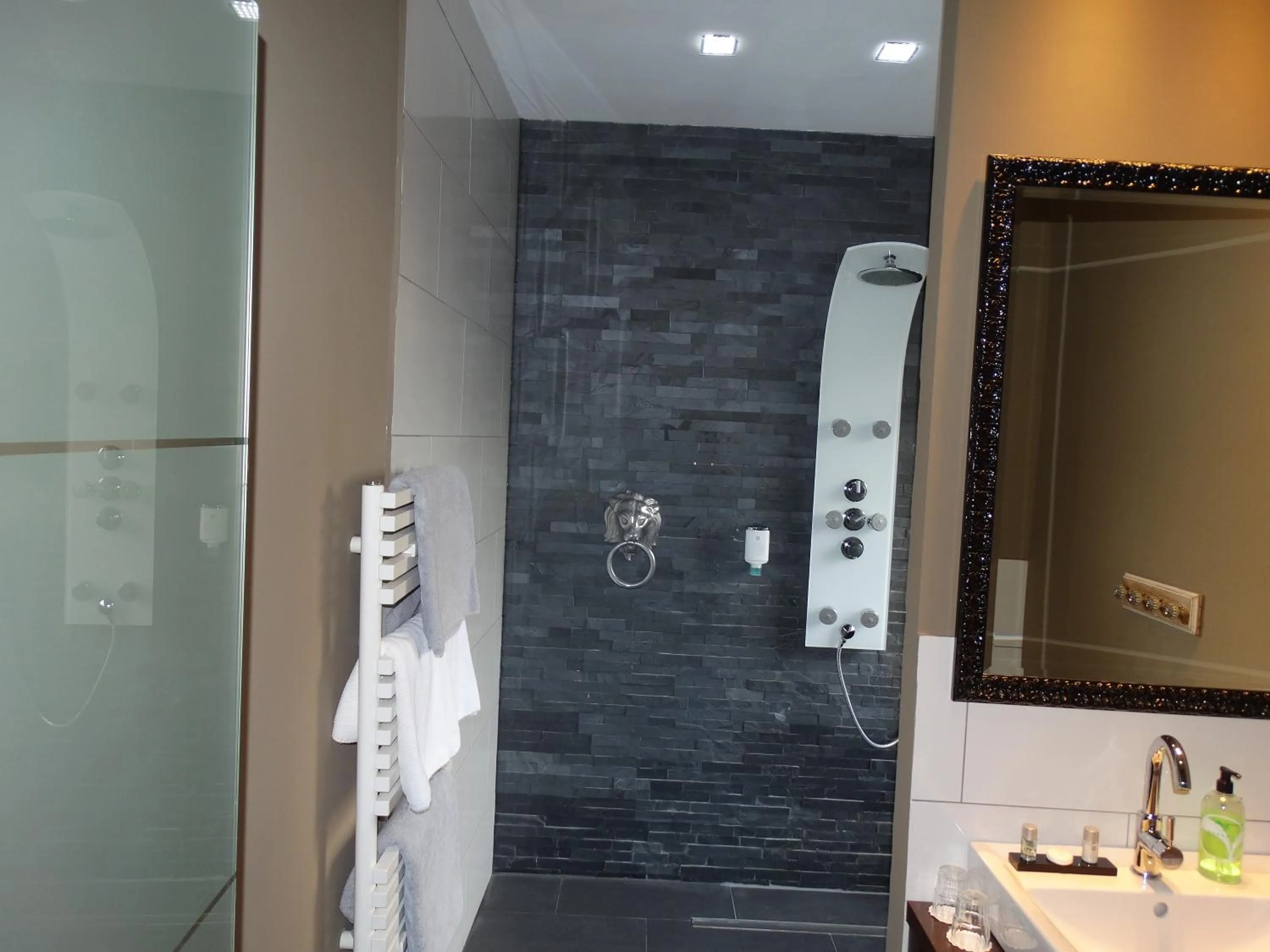 Bathroom in Boutique-Hotel GEORGES