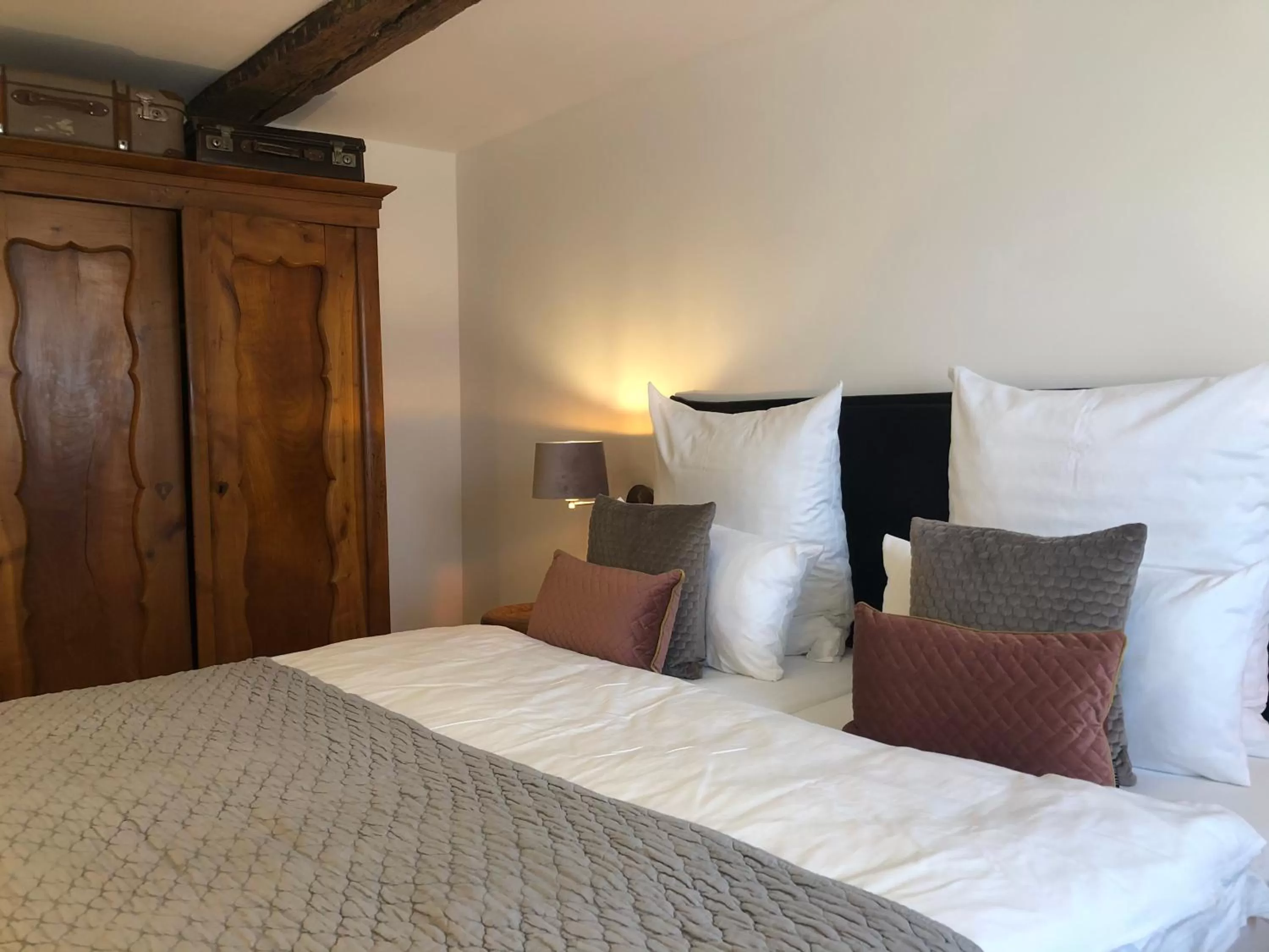 Bedroom, Bed in der Gänsbühl auf der Stadtmauer