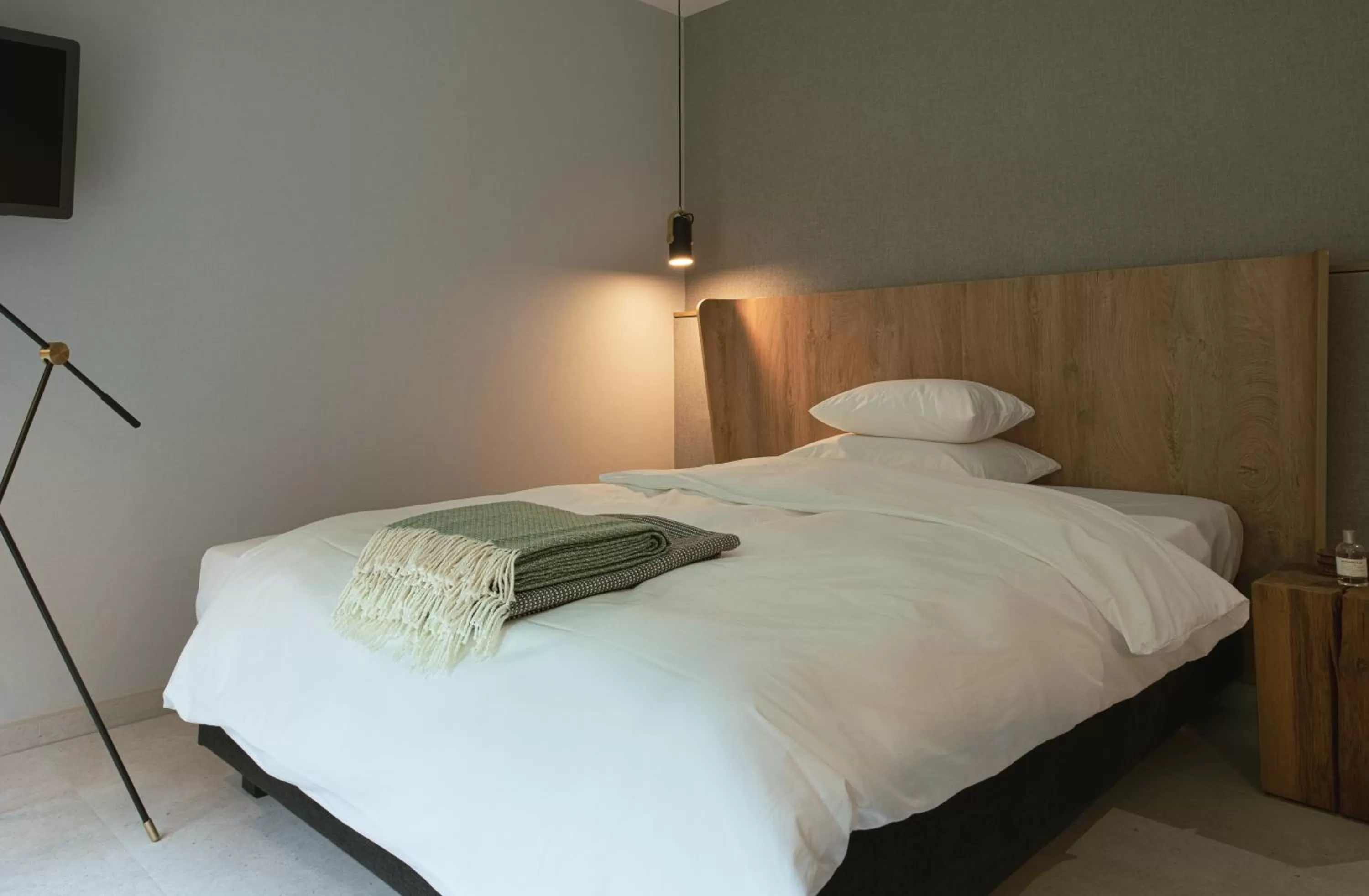 Bedroom, Bed in Hotel VierJahreszeiten am Seilersee