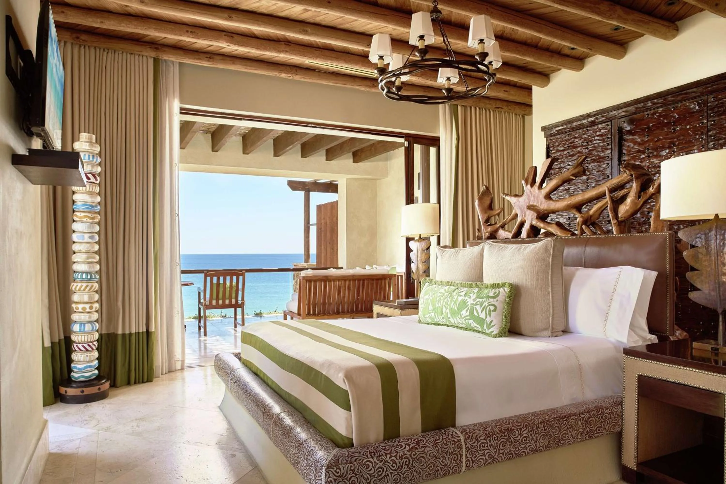 Bedroom, Bed in Waldorf Astoria Los Cabos Pedregal