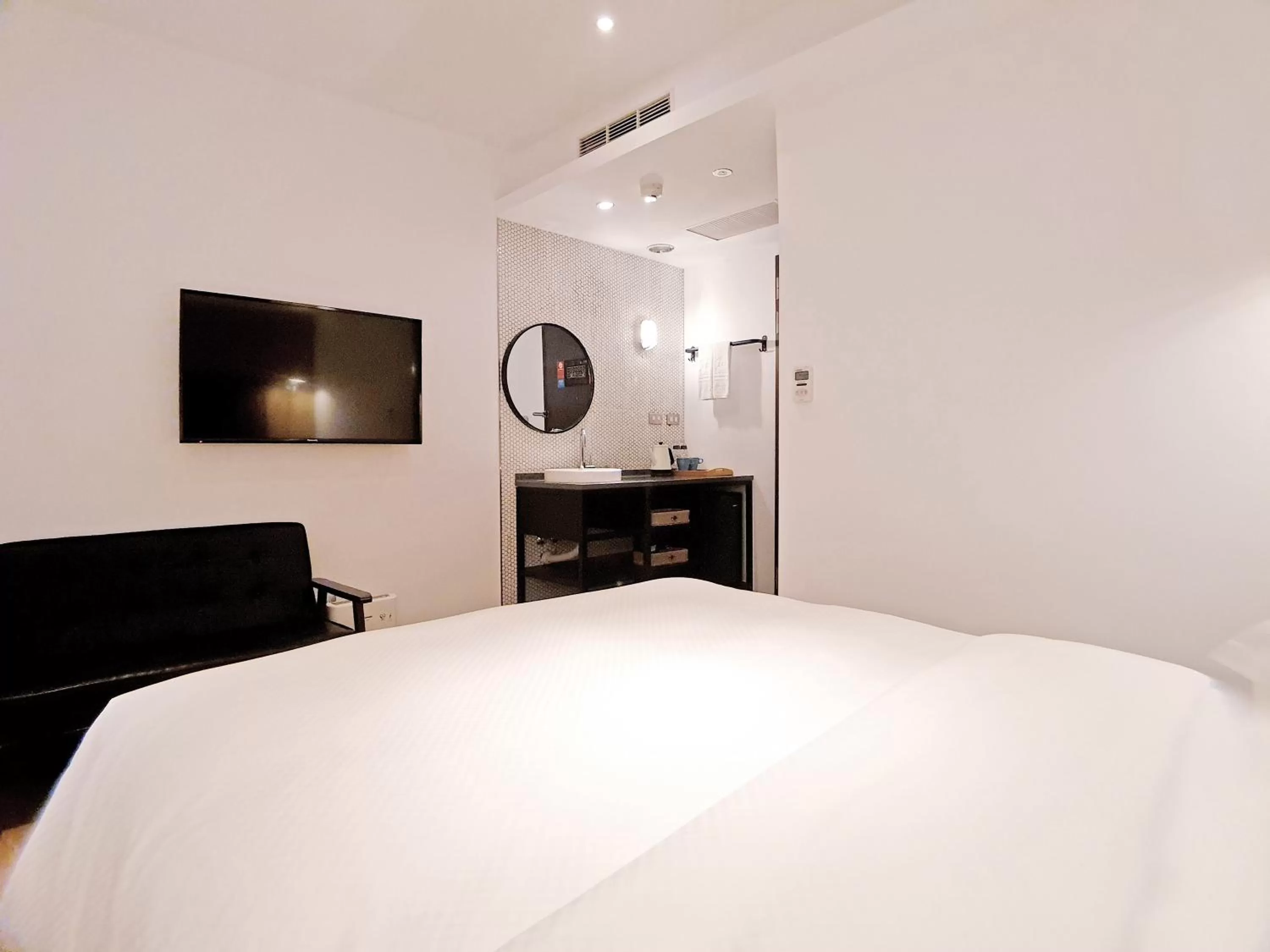 Bedroom, Bed in River inn Station