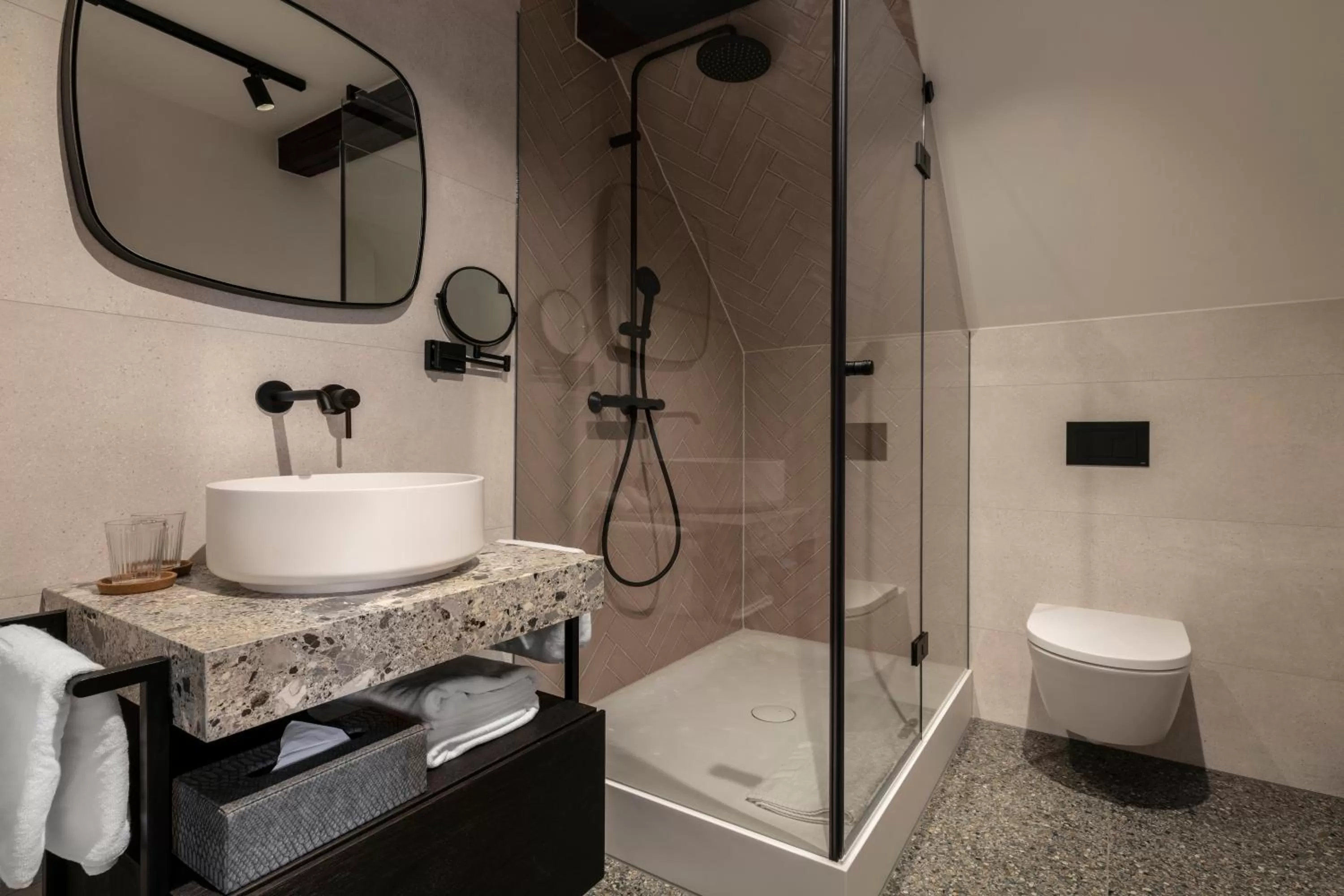 Shower in Wailtl Hotel