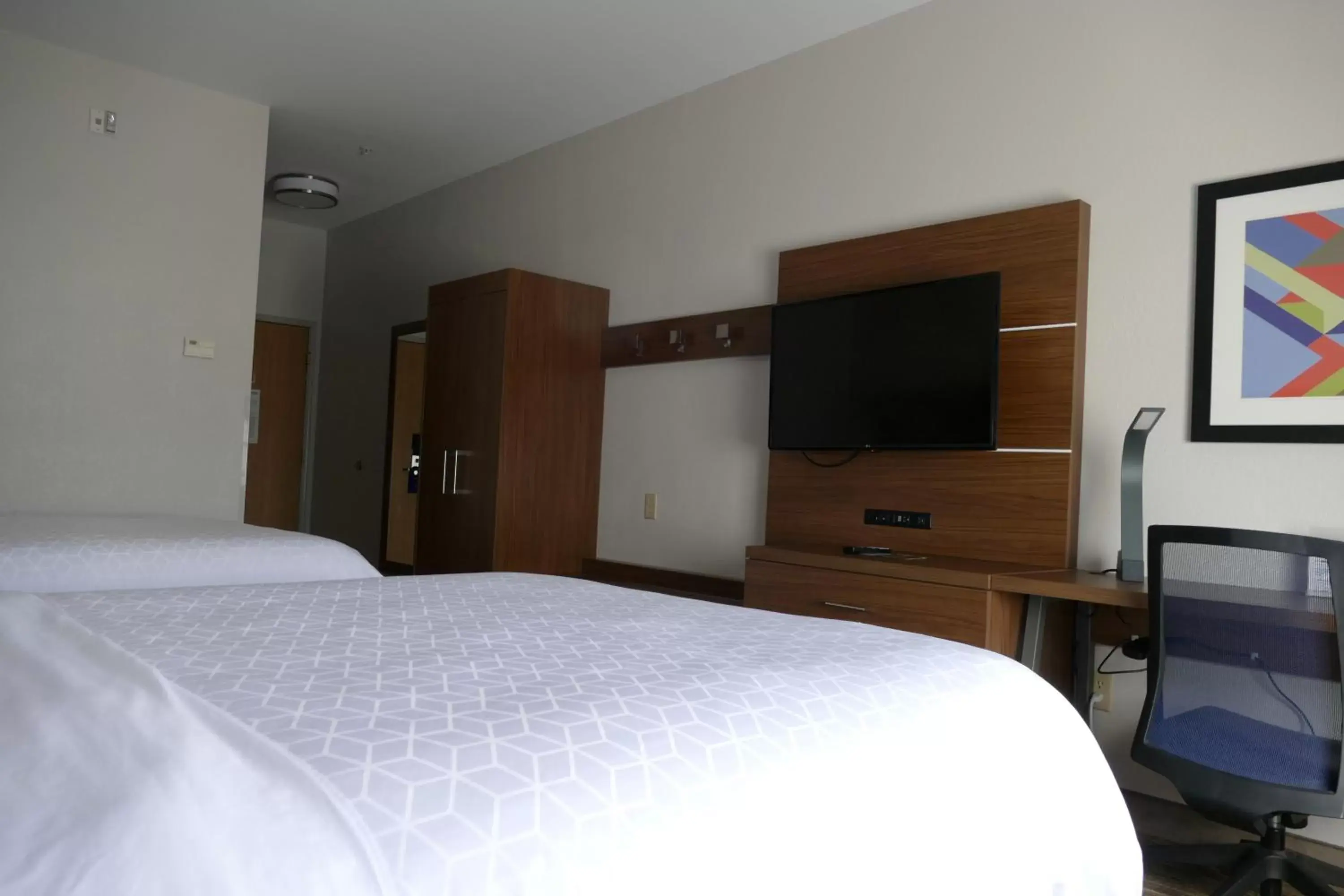 Standard Queen Room with Two Queen Beds - Communications Accessible in Holiday Inn Express Greensburg by IHG Standard Queen Room with Two Queen Beds - Communications Accessible in Holiday Inn Express Greensburg by IHG