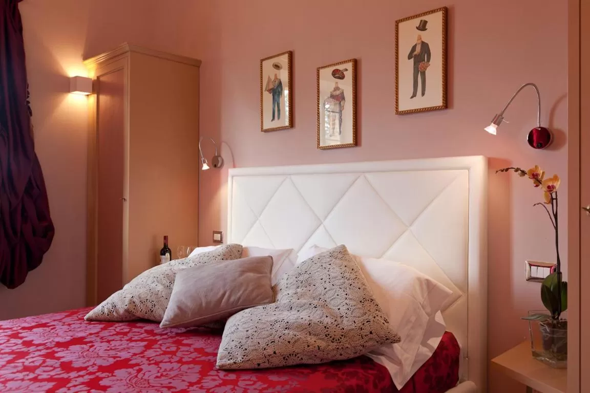 Photo of the whole room, Bed in Relais Montemaggiore