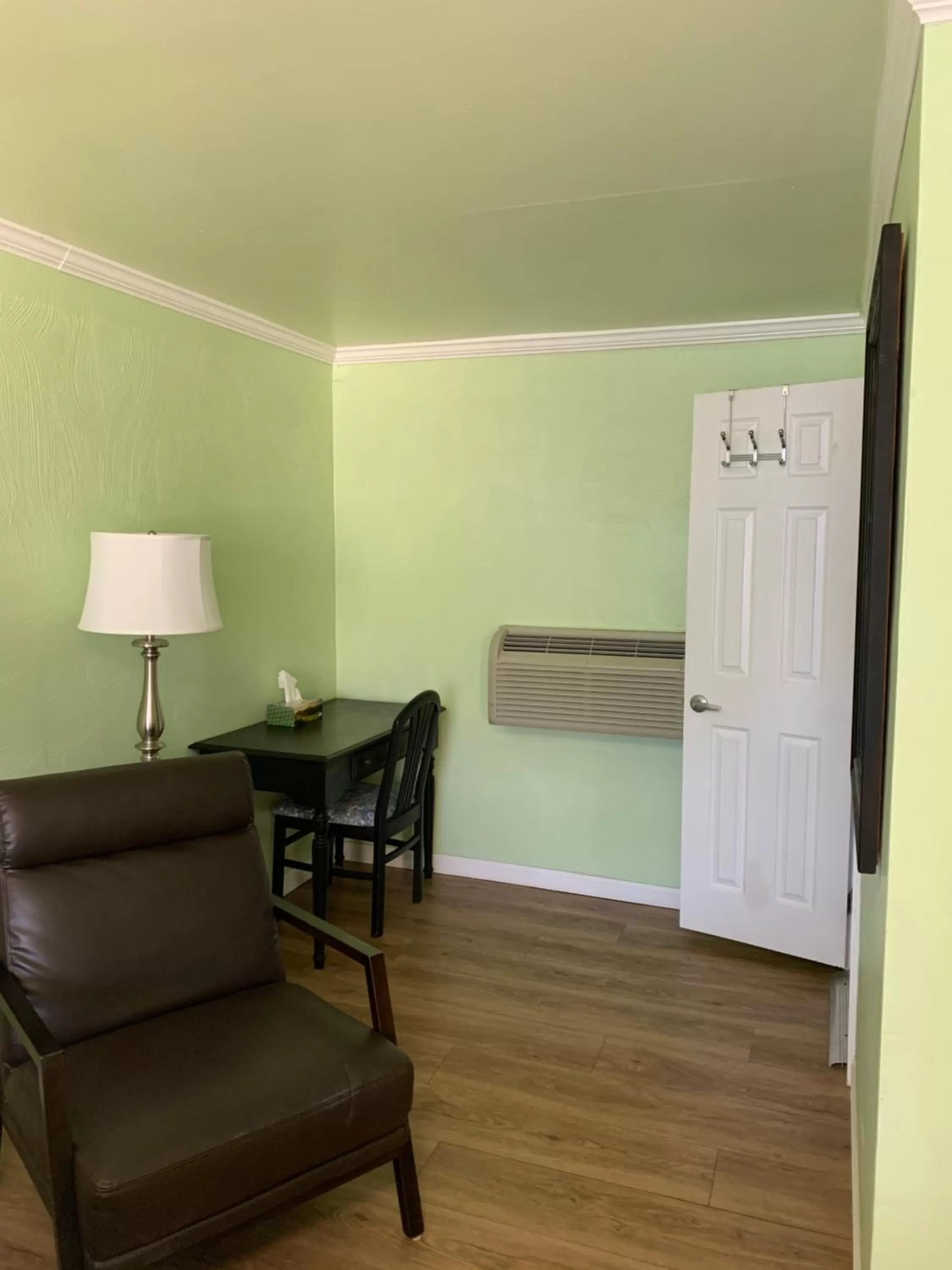 Seating Area in Lake Inn