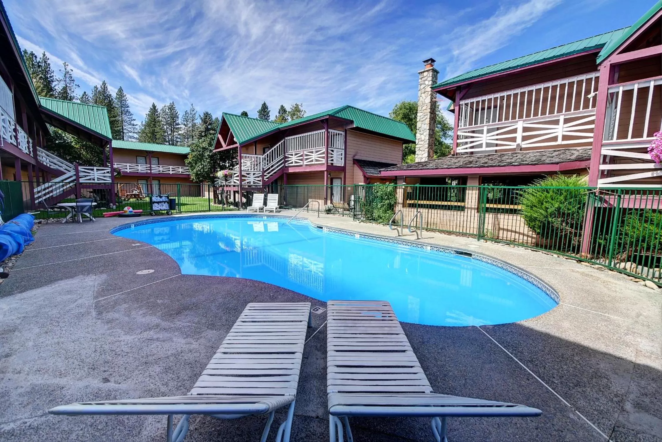 Swimming pool in AbbyCreek Inn